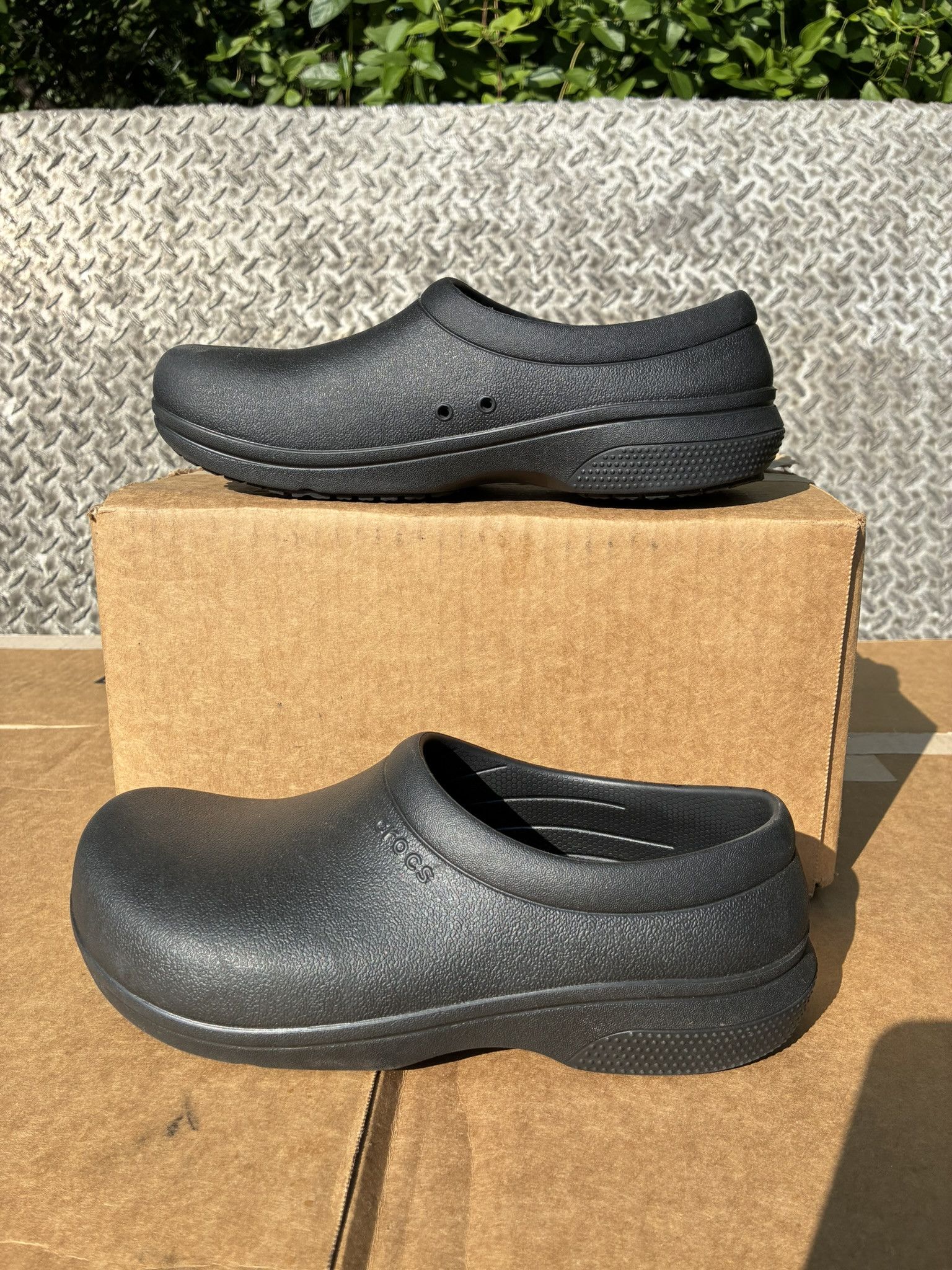 Crocs Crocs Slip Resistant Clog Black Non Slip Dual Comfort Size US 8 / IT 38 - 2 Thumbnail