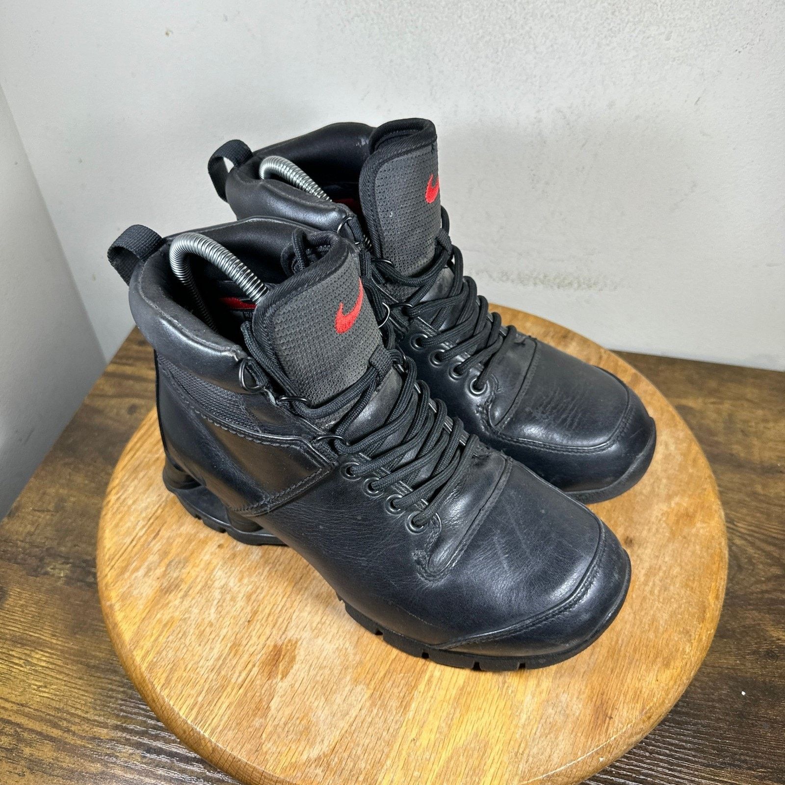 Nike Nike Shox Neo Mens Black Leather Boots Size 7 308659-016 Size US 7 / EU 40 - 1 Thumbnail