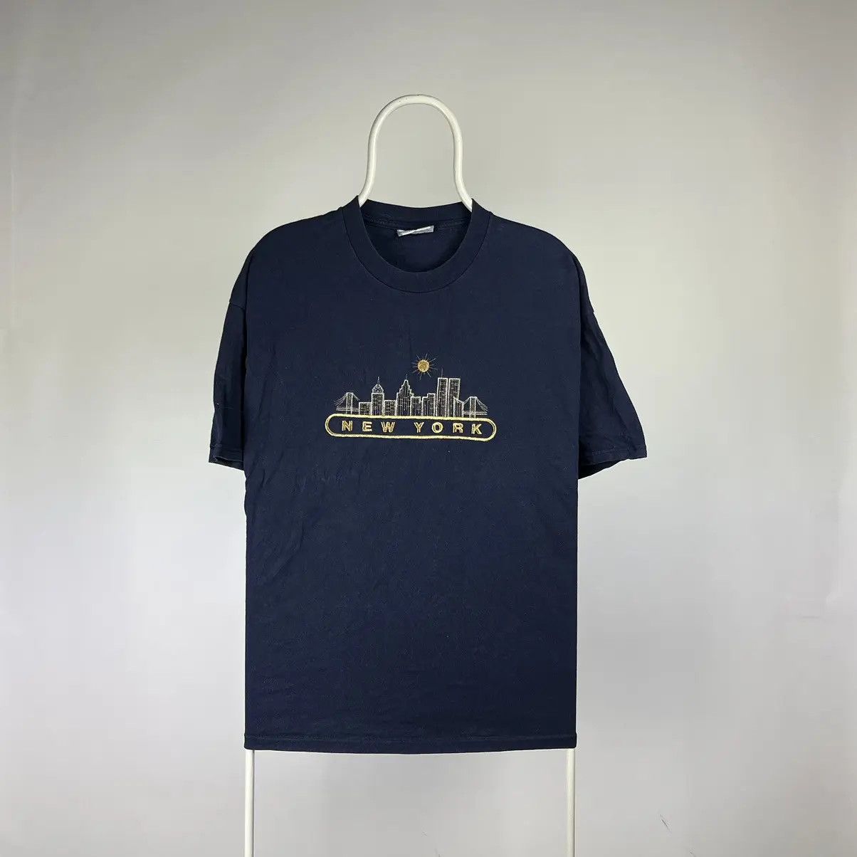 Band Tees Lee T-shirt New York embroidered logo size XLarge Size US XL / EU 56 / 4 - 1 Thumbnail