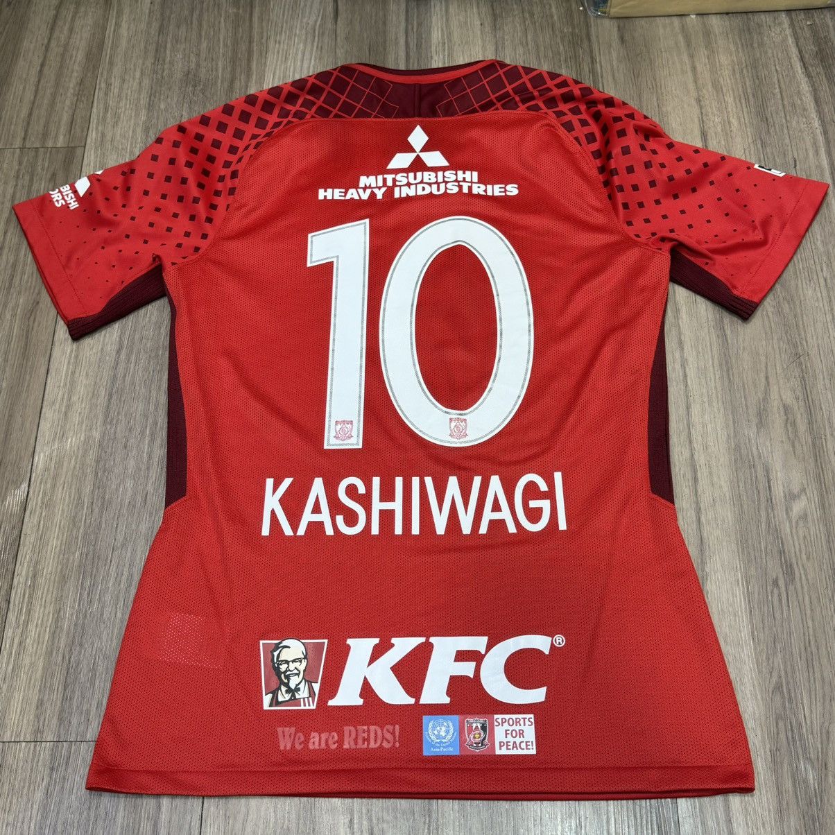 Nike Urawa Reds 2018 player issue shirt #10 Kashiwagi Size US M / EU 48-50 / 2 - 2 Thumbnail