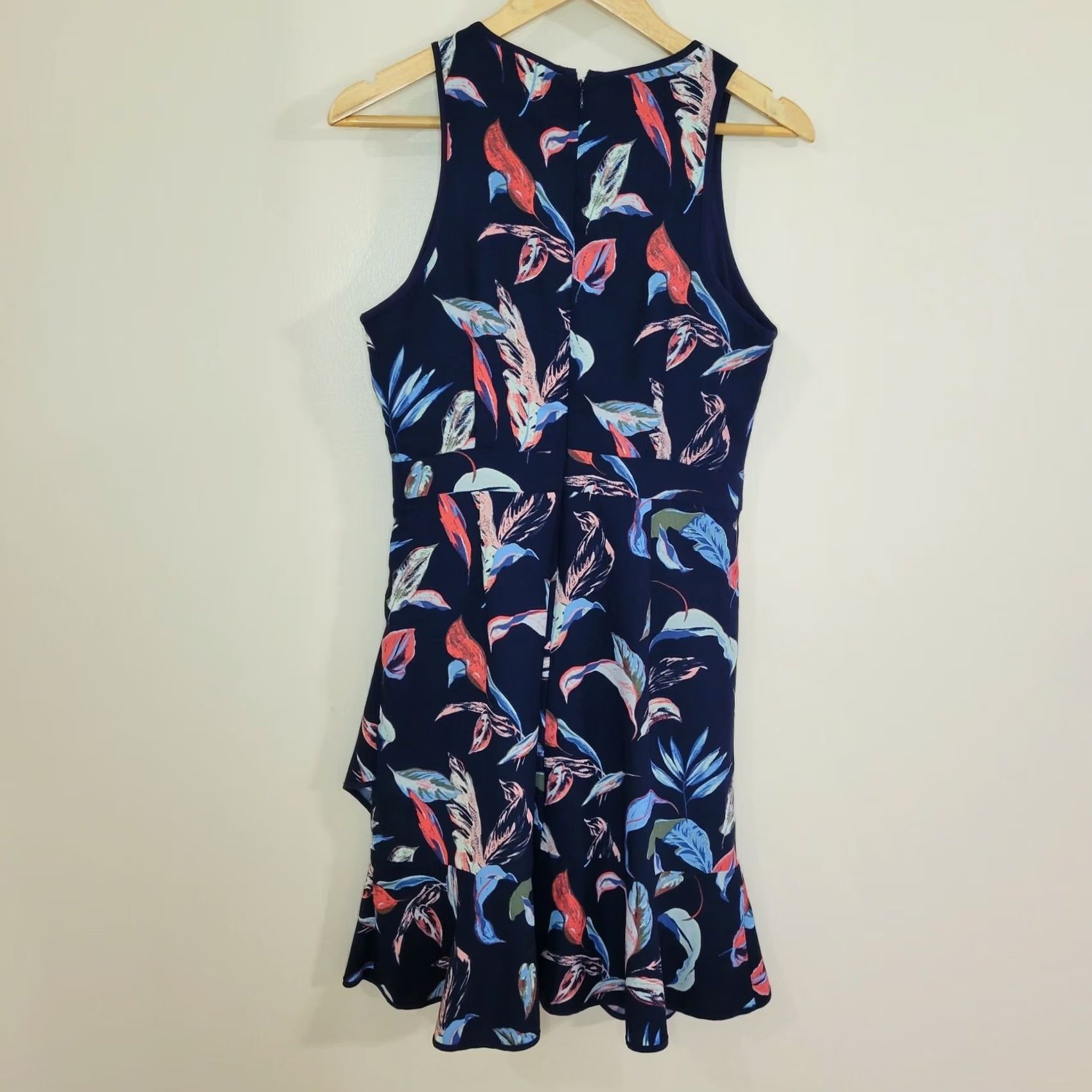 Banana Republic VINTAGE Banana Republic Dress Womens 4 Navy Blue Floral Leaf Sheath Ruffle Fitted Career Size S / US 4 / IT 40 - 5 Thumbnail