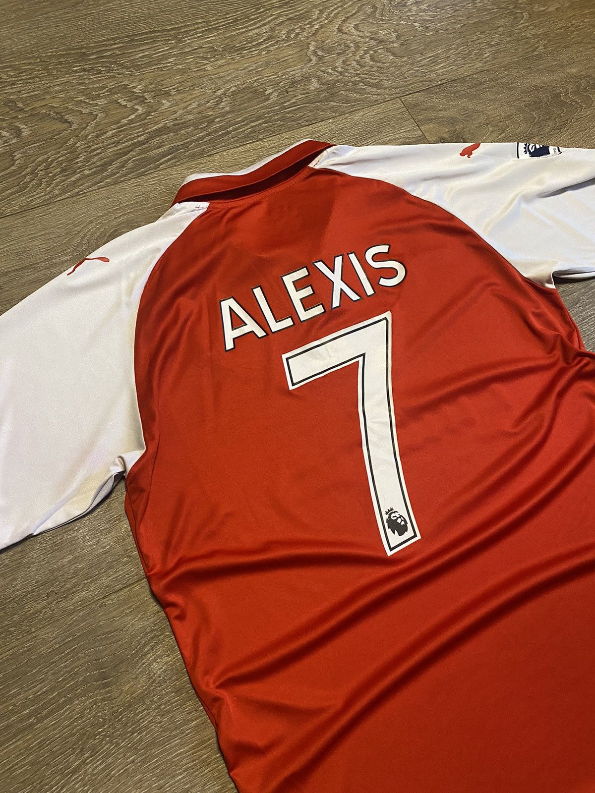 Puma × Vintage Puma Arsenal Fly Emirates 2017-2018 Alexis Sanchez Size M Size US M / EU 48-50 / 2 - 14 Thumbnail