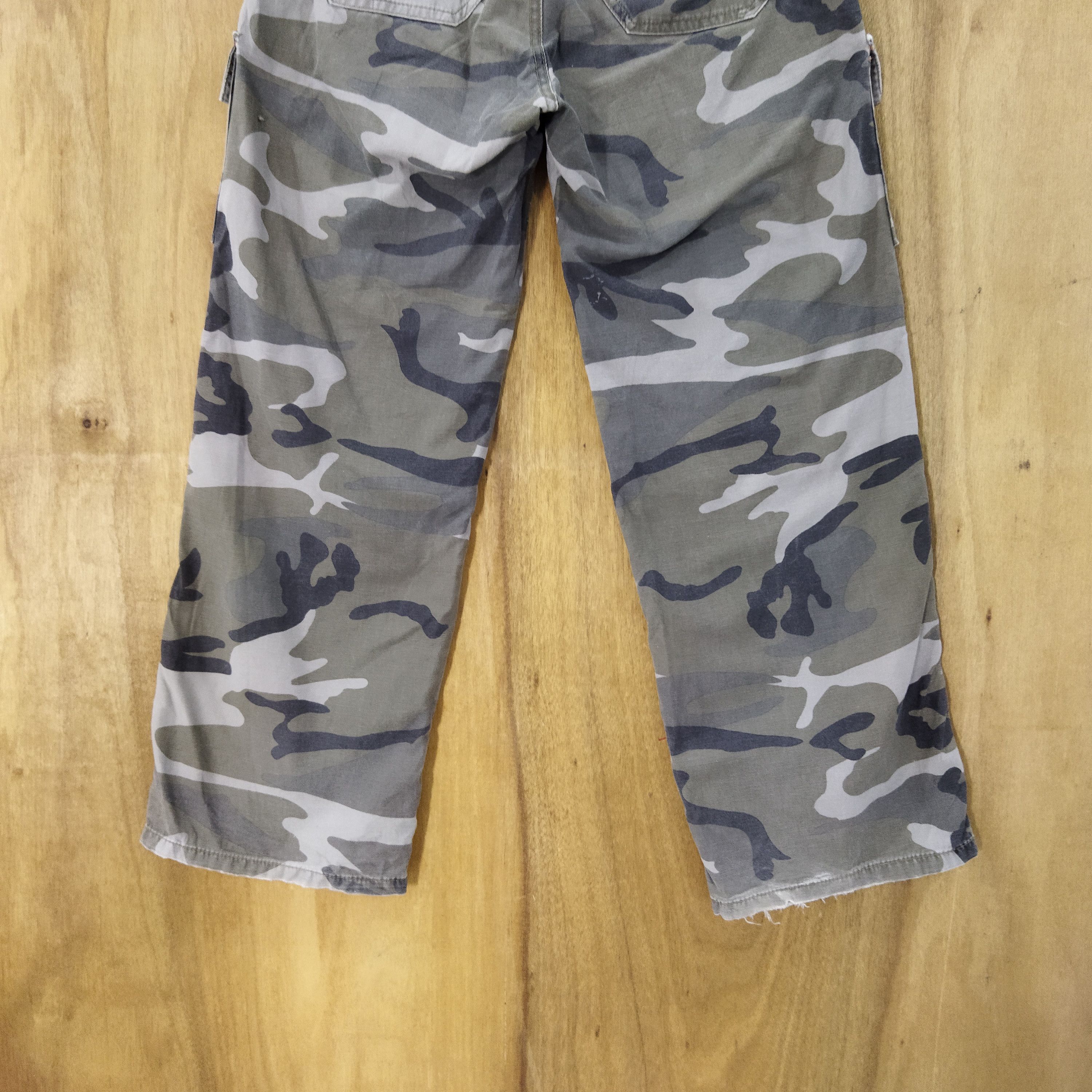 Japanese Brand SCENE GYE CAMO CARGO PANTS Size US 29 - 8 Thumbnail