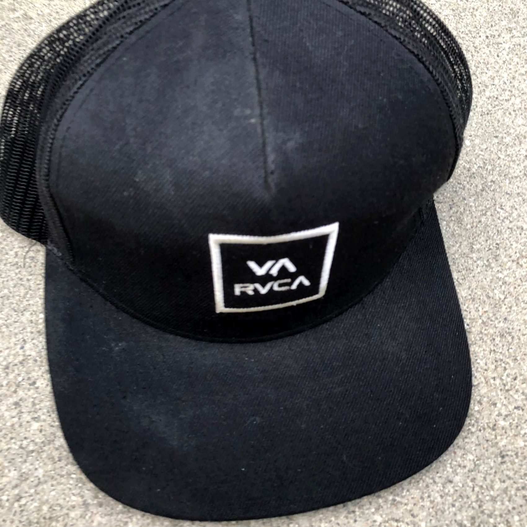 RVCA RVCA Mid Fit Trucker Hat Men's One Size Snapback Cap Embroidered Black Adjustable Size ONE SIZE - 2 Thumbnail