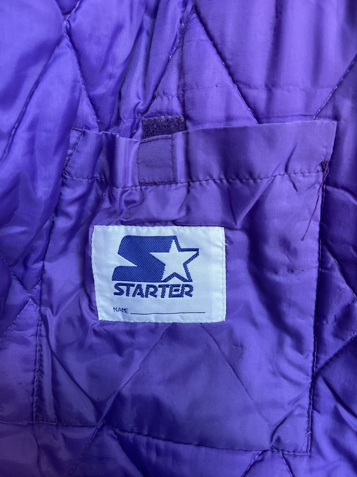 Starter VINTAGE Starter Toronto Raptors Big Shot Jacket Size L Size US L / EU 52-54 / 3 - 5 Thumbnail