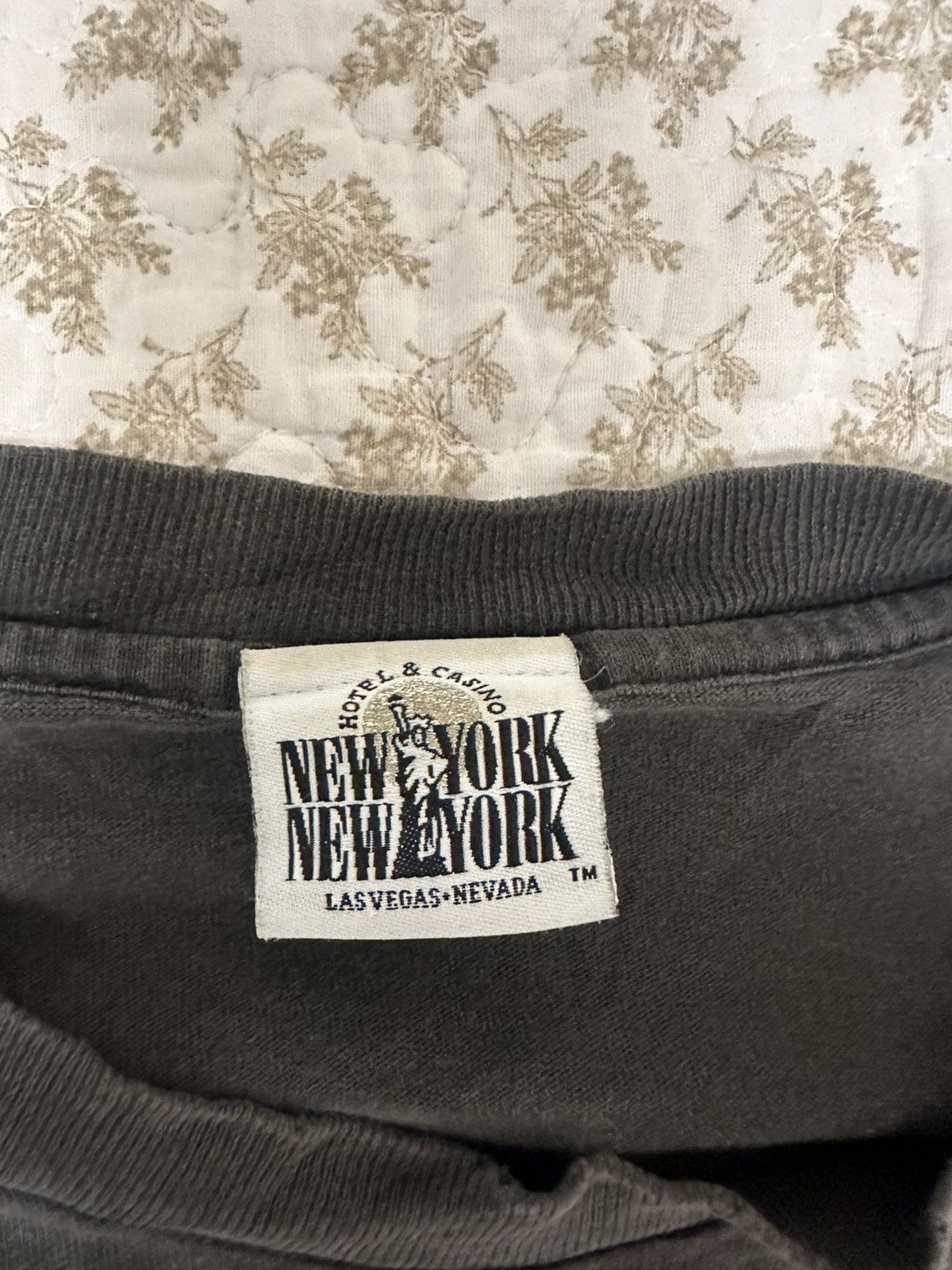 Other New York New York black Las Vegas tee Size US L / EU 52-54 / 3 - 3 Thumbnail