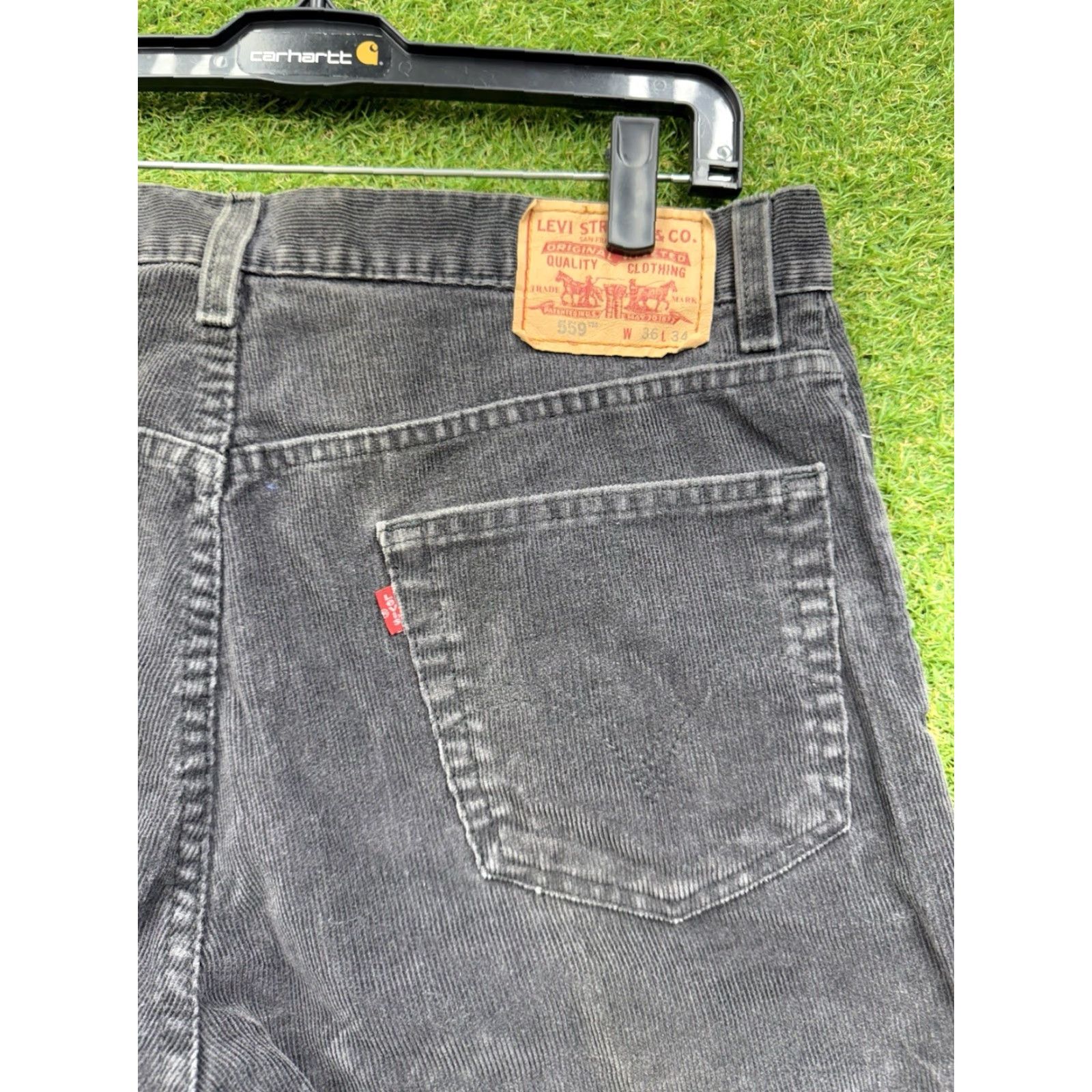 Levi's VINTAGE Levi's 559 Pants Mens 36x34 Corduroy Black Wide-Leg Grunge 90s Skater Baggy 2010s Size US 36 / EU 52 - 7 Thumbnail