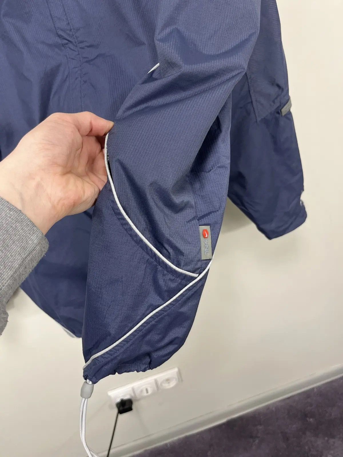 Nike × Vintage Vintage Nike Y2K Reflective Swoosh Hype Zip Nylon Jacket Size US XL / EU 56 / 4 - 6 Thumbnail