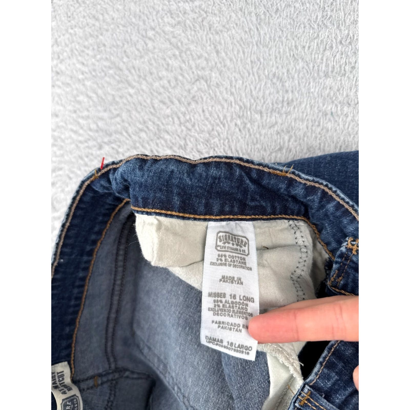 Levi's Levi's Jeans Women 16 Blue Denim Bootcut High Rise 32x33 Cotton Blend 5-Pocket Comfort Distressed Stretch Cotton Regular Vintage No N/A Size 38" / US 16 / IT 52 - 7 Thumbnail