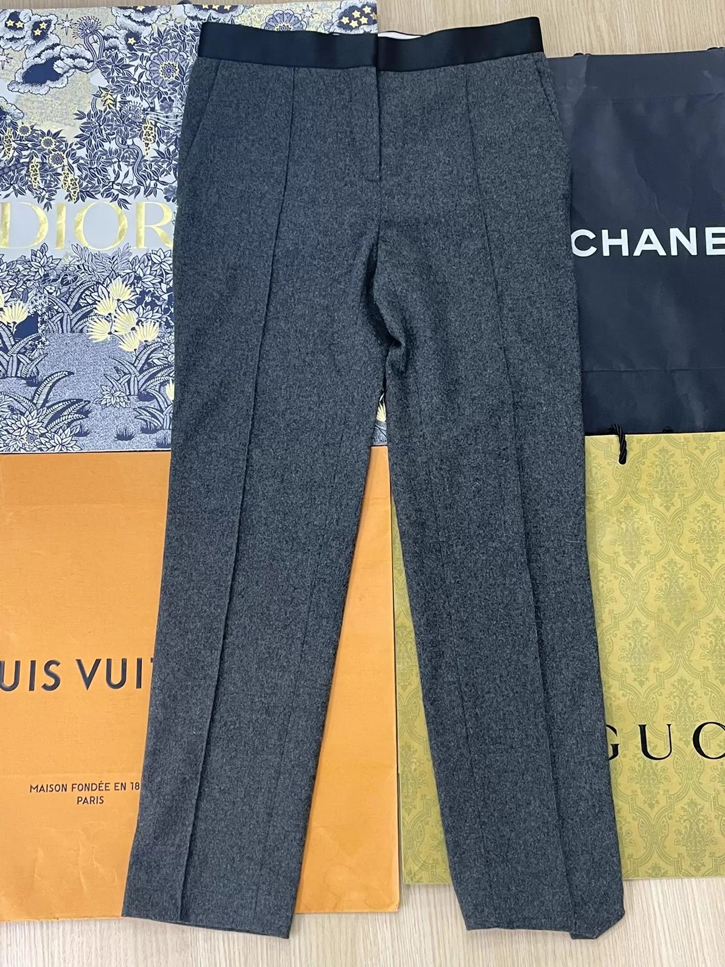Celine Celine Gray Wool Pants Size 34 Good Fit Size 24" / US 00 / IT 34 - 1 Thumbnail