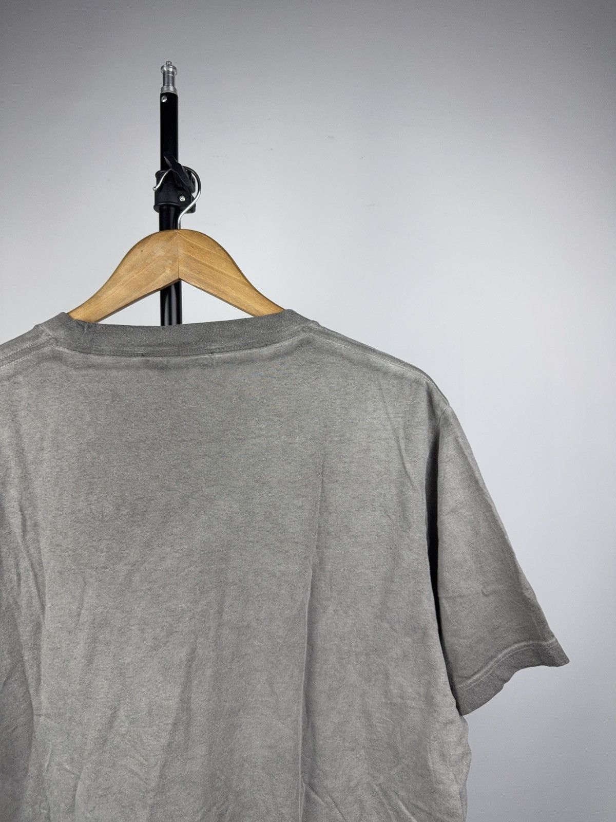 Trussardi 00s Trussardi Jeans Spray Big Logo Tee Vintage Grey Italy Size US L / EU 52-54 / 3 - 8 Thumbnail