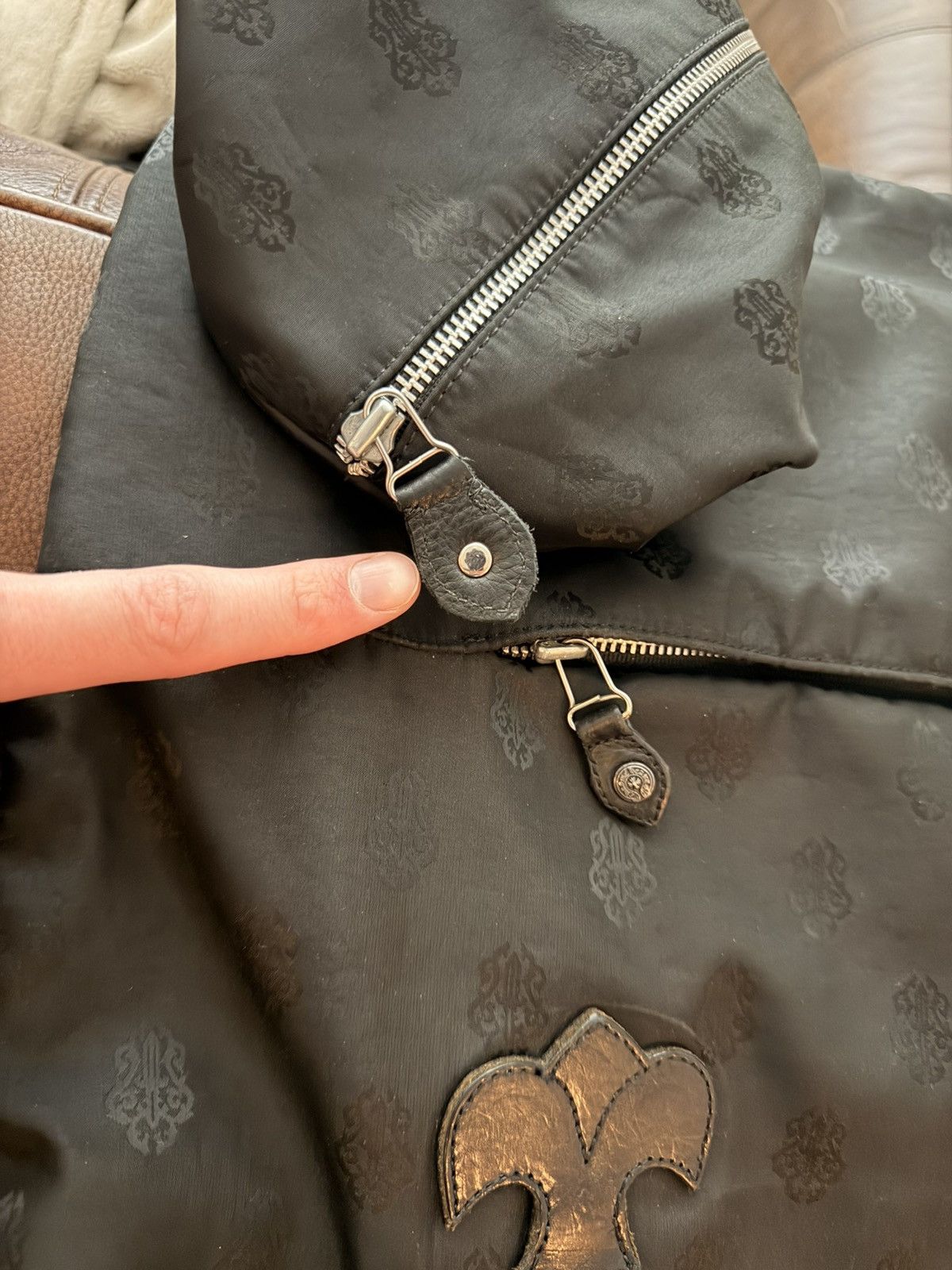 Chrome Hearts Chrome Hearts Vintage Leather Cross Patch Dagger Yoga Bag Size ONE SIZE - 9 Thumbnail