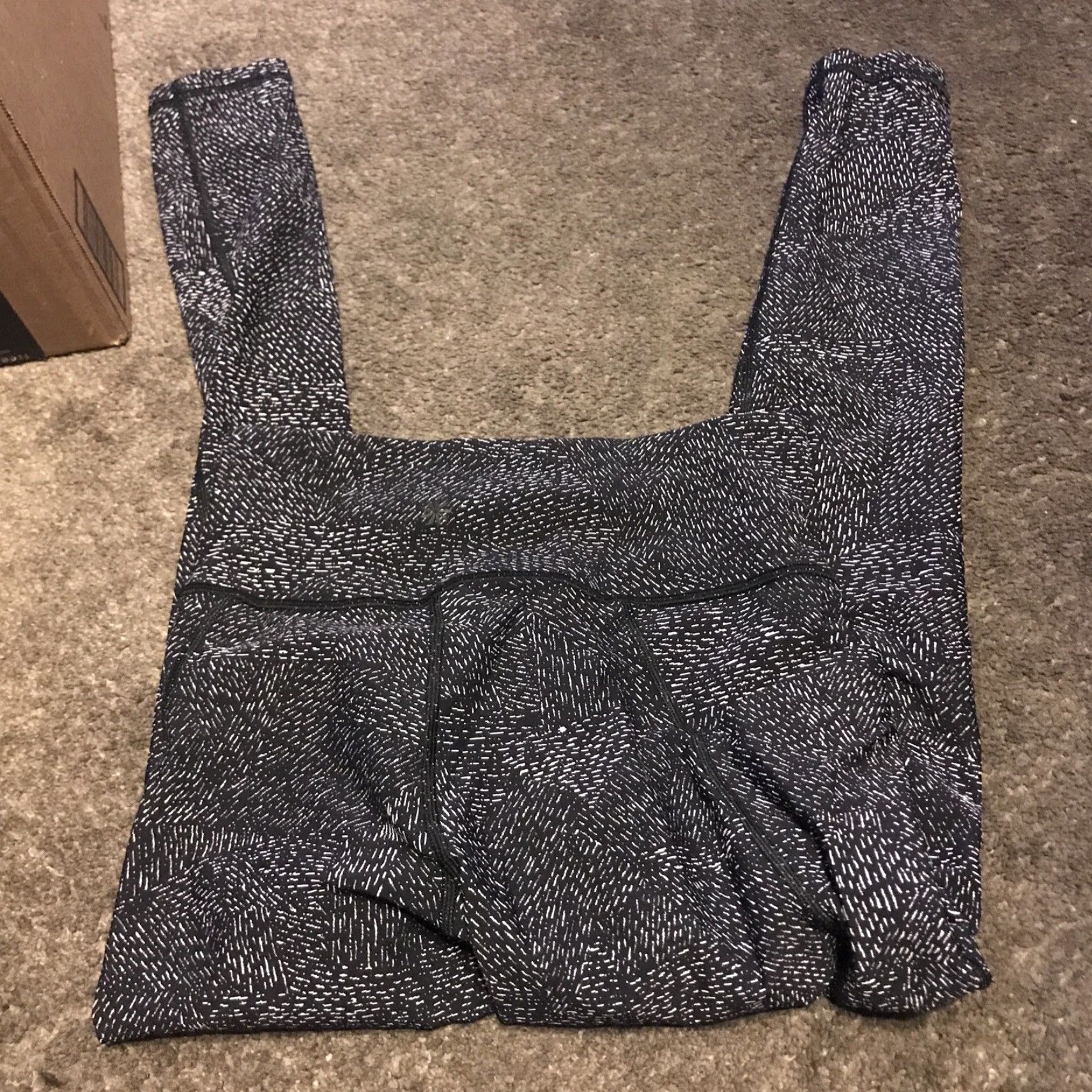 Athleta Athleta Leggings 7/8 XS Black Stash Pocket II Printed Salutation Athletic Womens Yoga Running Gym 7/8 Tight Size 26" / US 2 / IT 38 - 5 Thumbnail