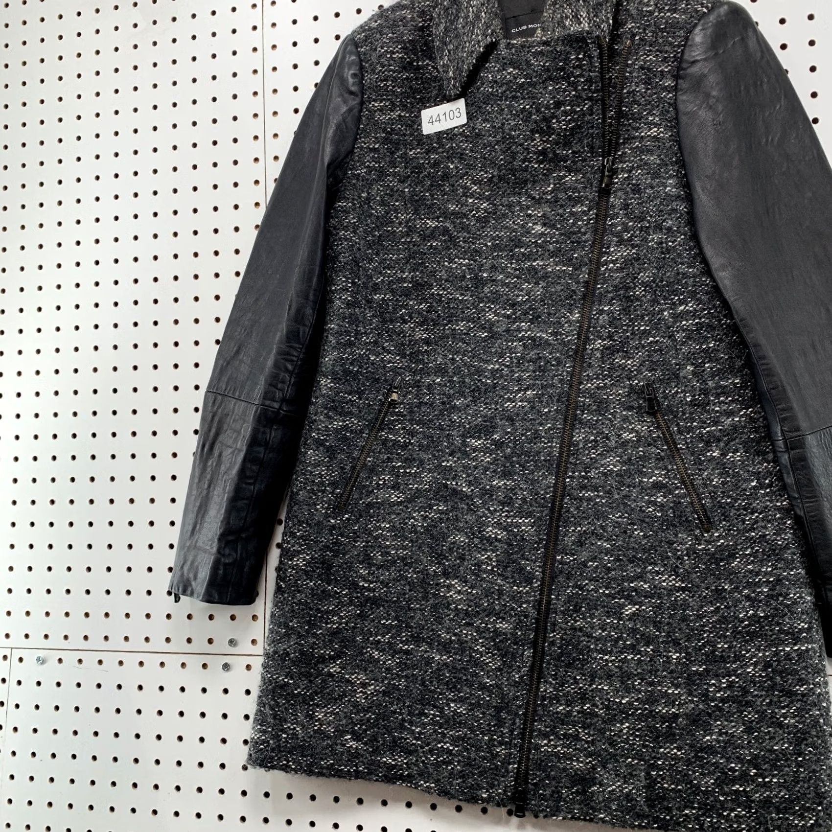 Club Monaco Club Monaco Wool Lamb Leather Sleeve Zip Coat Womens Medium Gray Alpaca Blend Coat Size M / US 6-8 / IT 42-44 - 3 Thumbnail