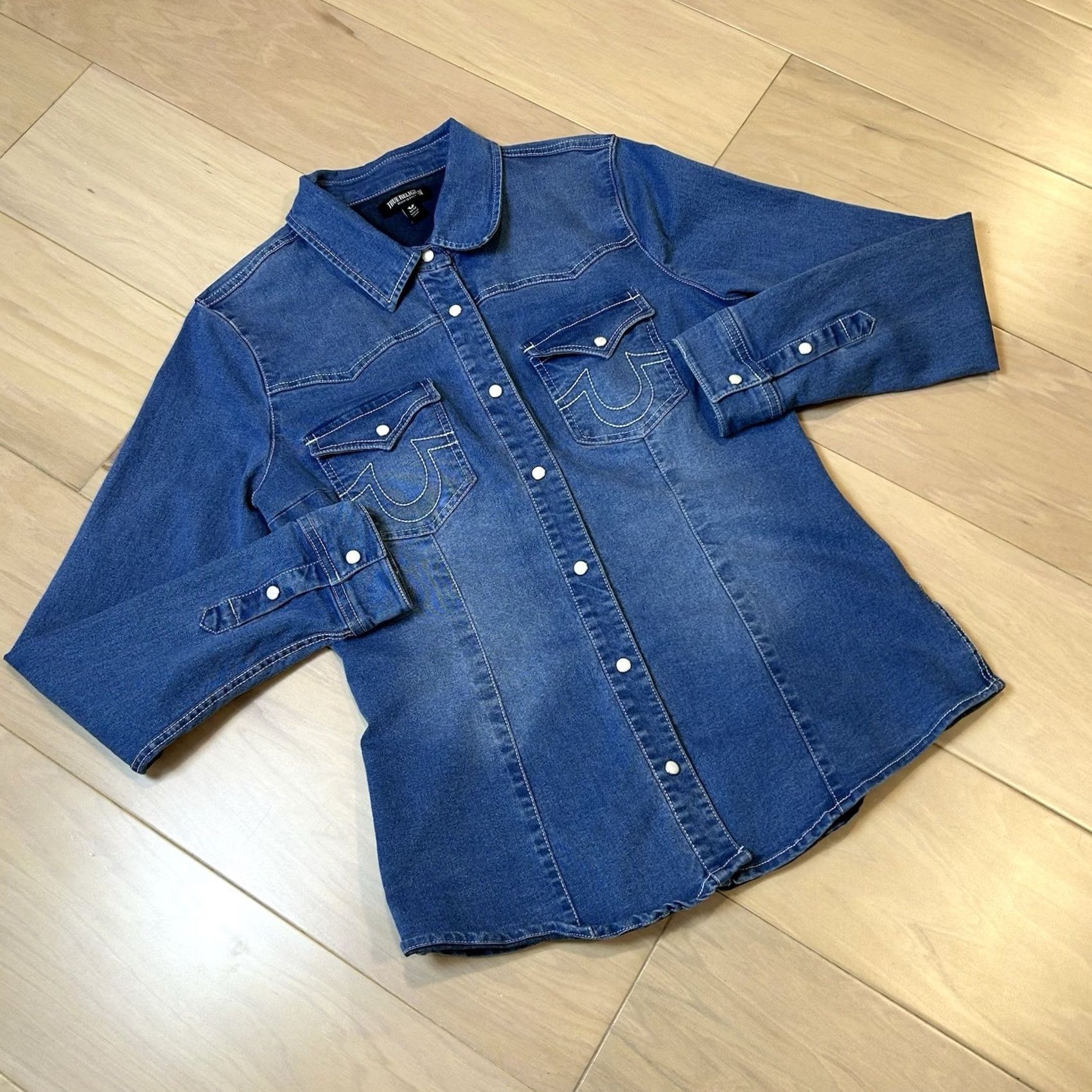 True Religion True Religion Western Pearl Snap Denim Blue Shirt Women’s M Size M / US 6-8 / IT 42-44 - 2 Thumbnail
