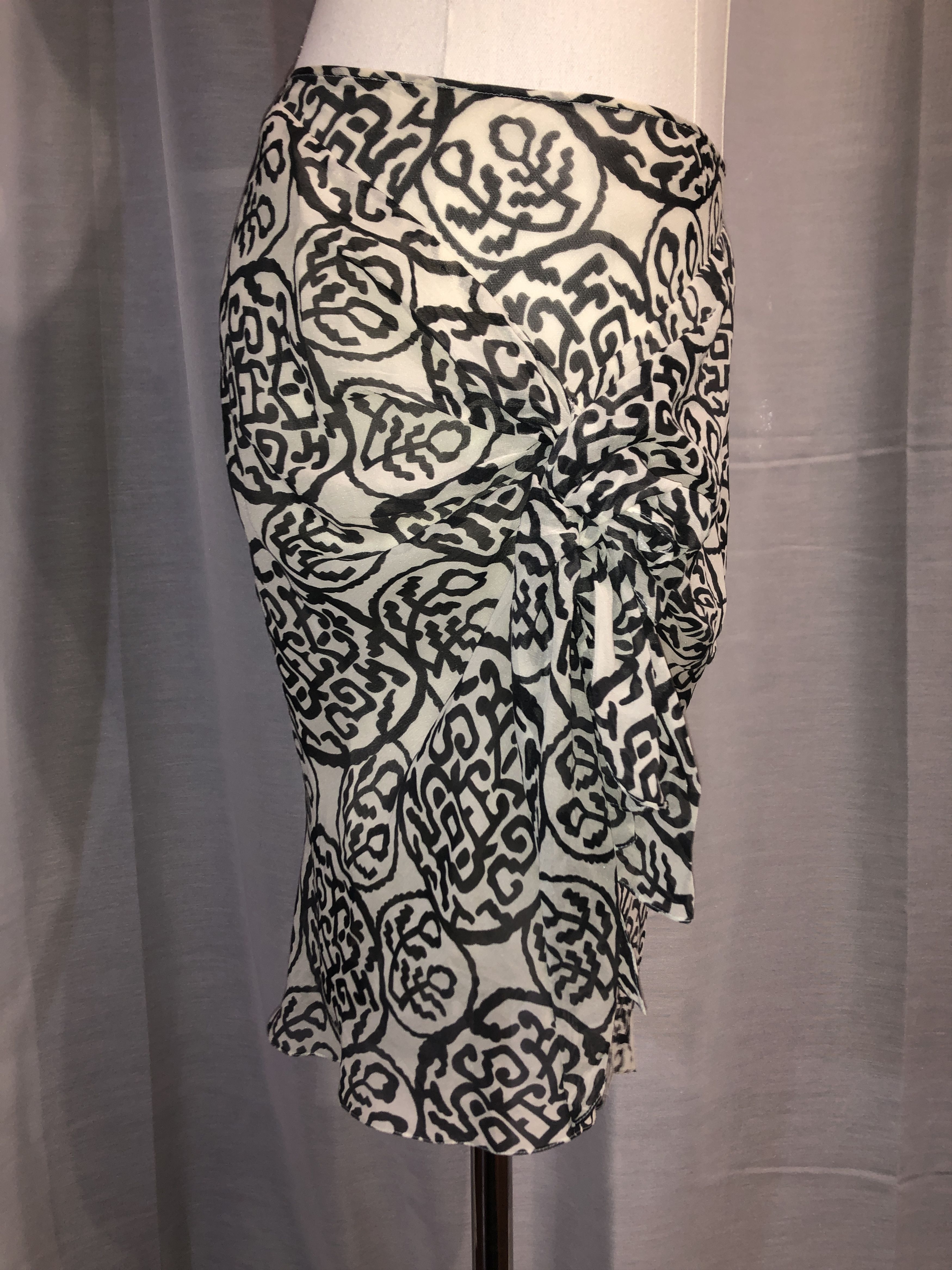 John Galliano Draped Asymmetric Printed Silk Skirt Size 27" / US 4 / IT 40 - 11 Thumbnail