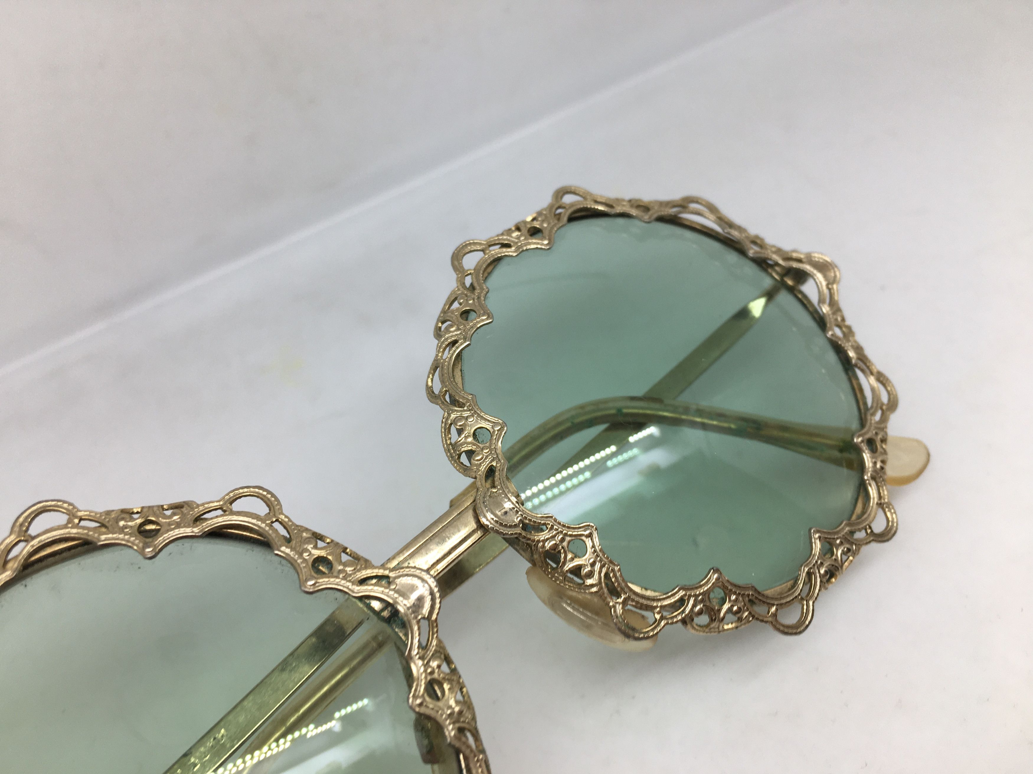 Vintage '66 MOD ROCOCO en oro OCCHIALI DA SOLE ITALIA Size ONE SIZE - 9 Thumbnail