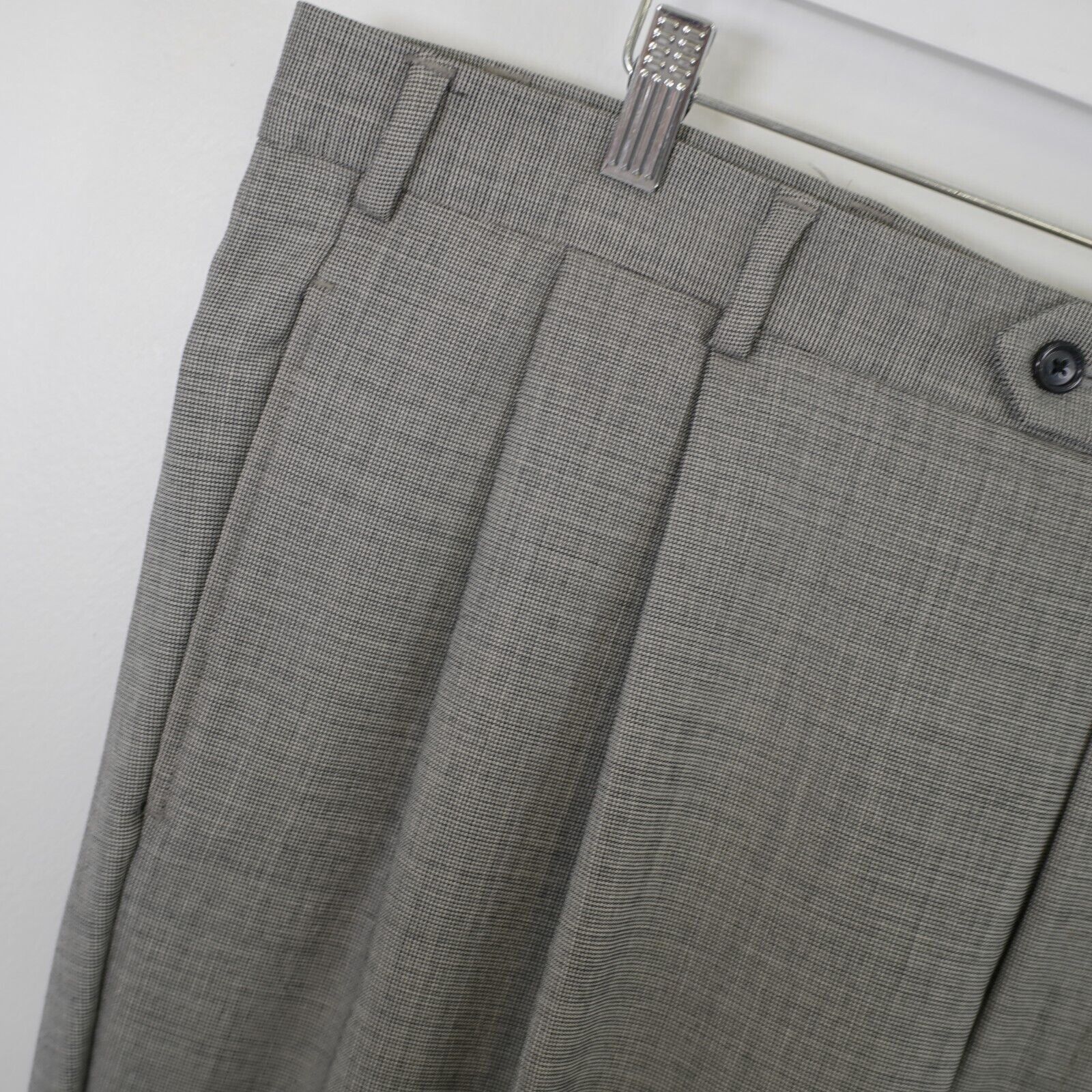 Jos. A. Bank Jos A Bank Wool Gray Star Check 2 Piece Suit 46R 41/29 2 But Size 46R - 3 Thumbnail