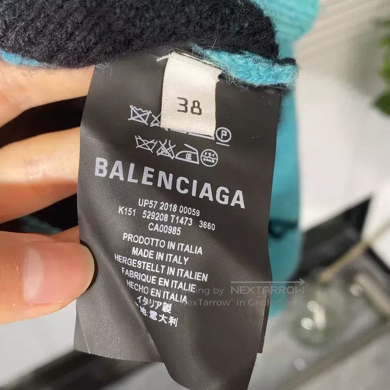 Balenciaga Balenciaga Sweater with barrage print, short and wide fit, Size XS / US 0-2 / IT 36-38 - 7 Thumbnail