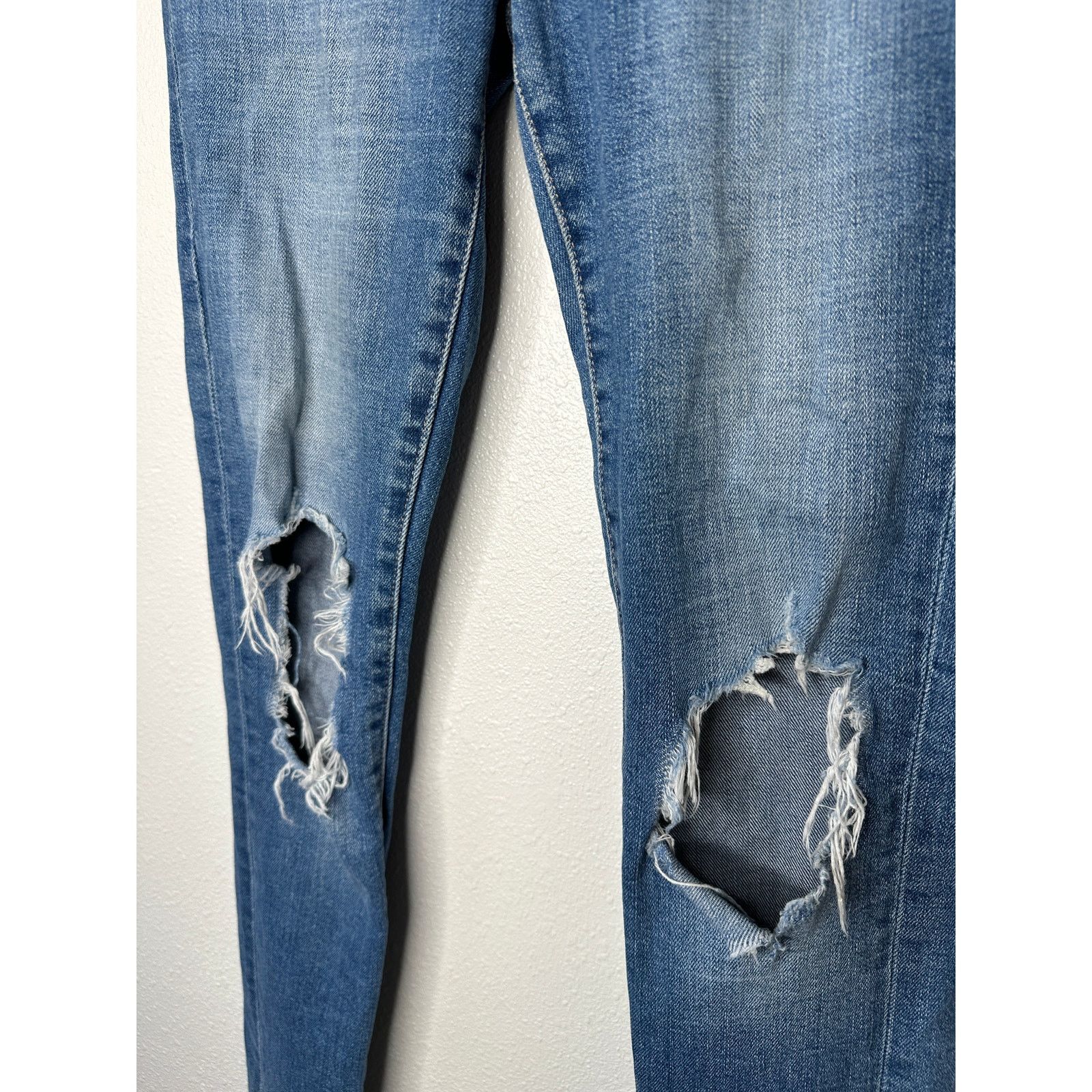 Levi's Levis Medium Wash 721 HighRise Distress Knee Skinny Jean 25 Size 25" / US 0 / IT 36 - 3 Thumbnail