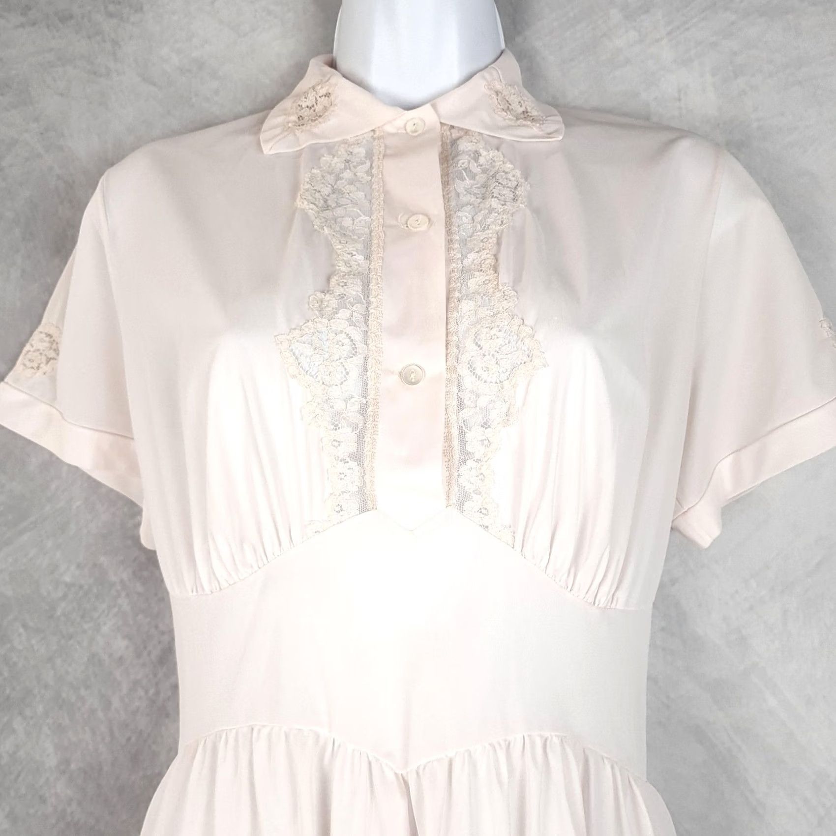Vintage VINTAGE Slip Gown Womens 32 Pink Nylon Heart Lace Collar Coquette Romantic 70s Size ONE SIZE - 2 Thumbnail