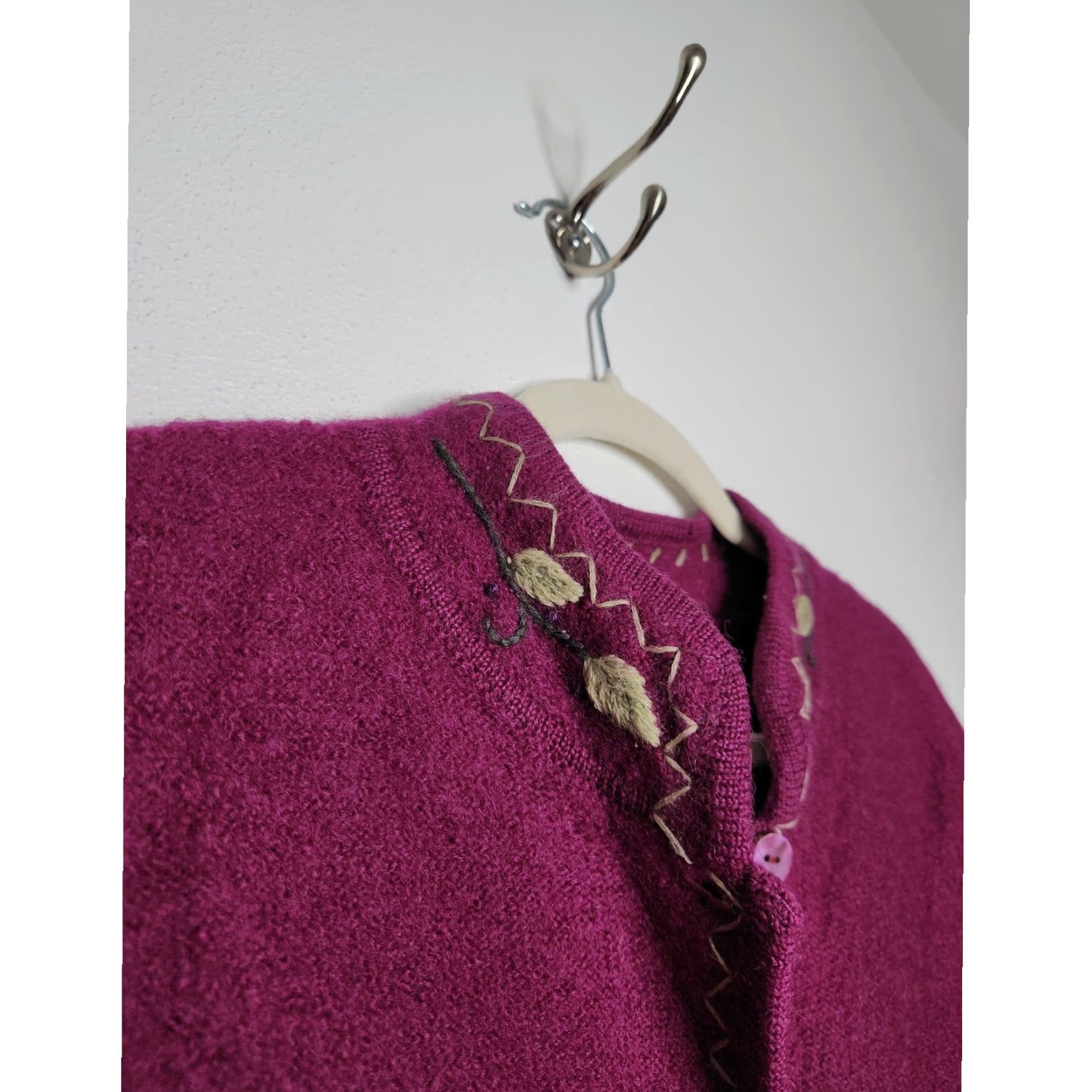Vintage VINTAGE Wool Sweater Embroidered Art Floral Flower Grandma Cottage Lg SW Studio Works Women Regular Full Zip Genders: Womens Size L / US 10 / IT 46 - 3 Thumbnail