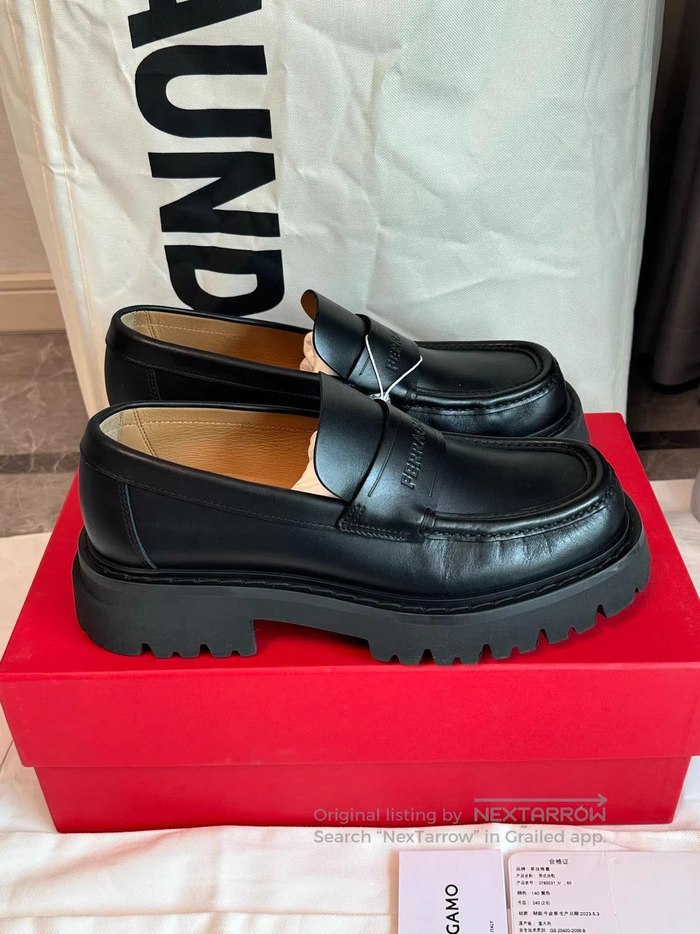 Salvatore Ferragamo Black Leather Slip. Size US 7 / EU 40 - 7 Thumbnail