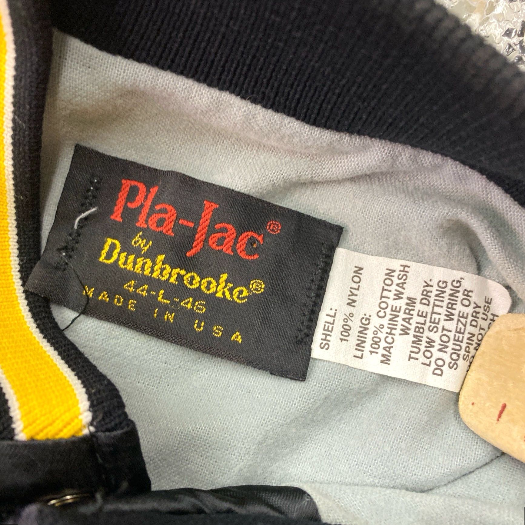 Dunbrooke VINTAGE Ruger Guns Satin Bomber Jacket Mens Large Black Size US L / EU 52-54 / 3 - 2 Thumbnail