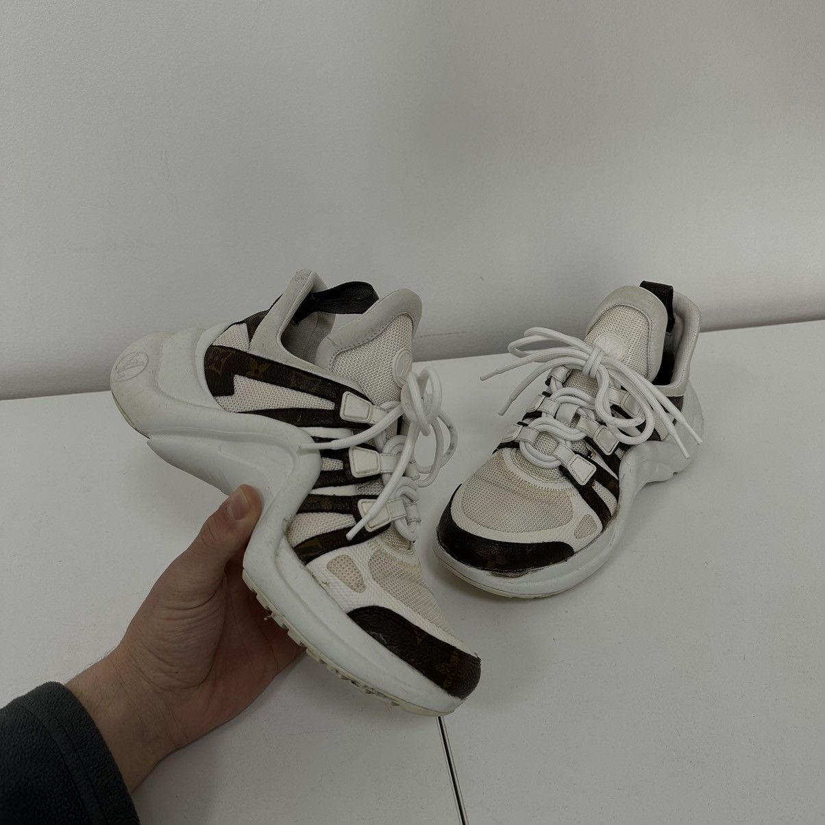 Louis Vuitton Louis Vuitton Archlight Trainer Monogram White Shoes Size US 6 / IT 36 - 2 Thumbnail
