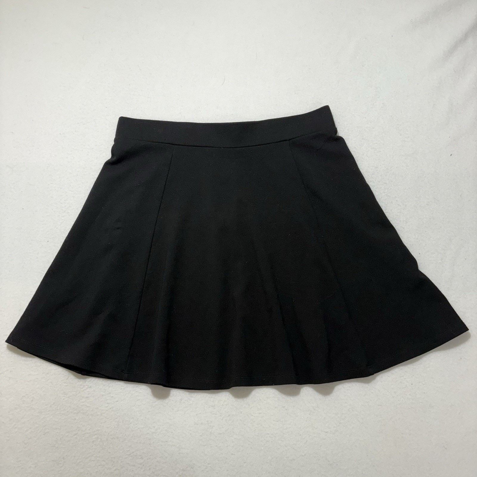 H&M H&M Medium Mini Skirt Black Lightweight Zipper Back Size 30" / US 8 / IT 44 - 1 Thumbnail