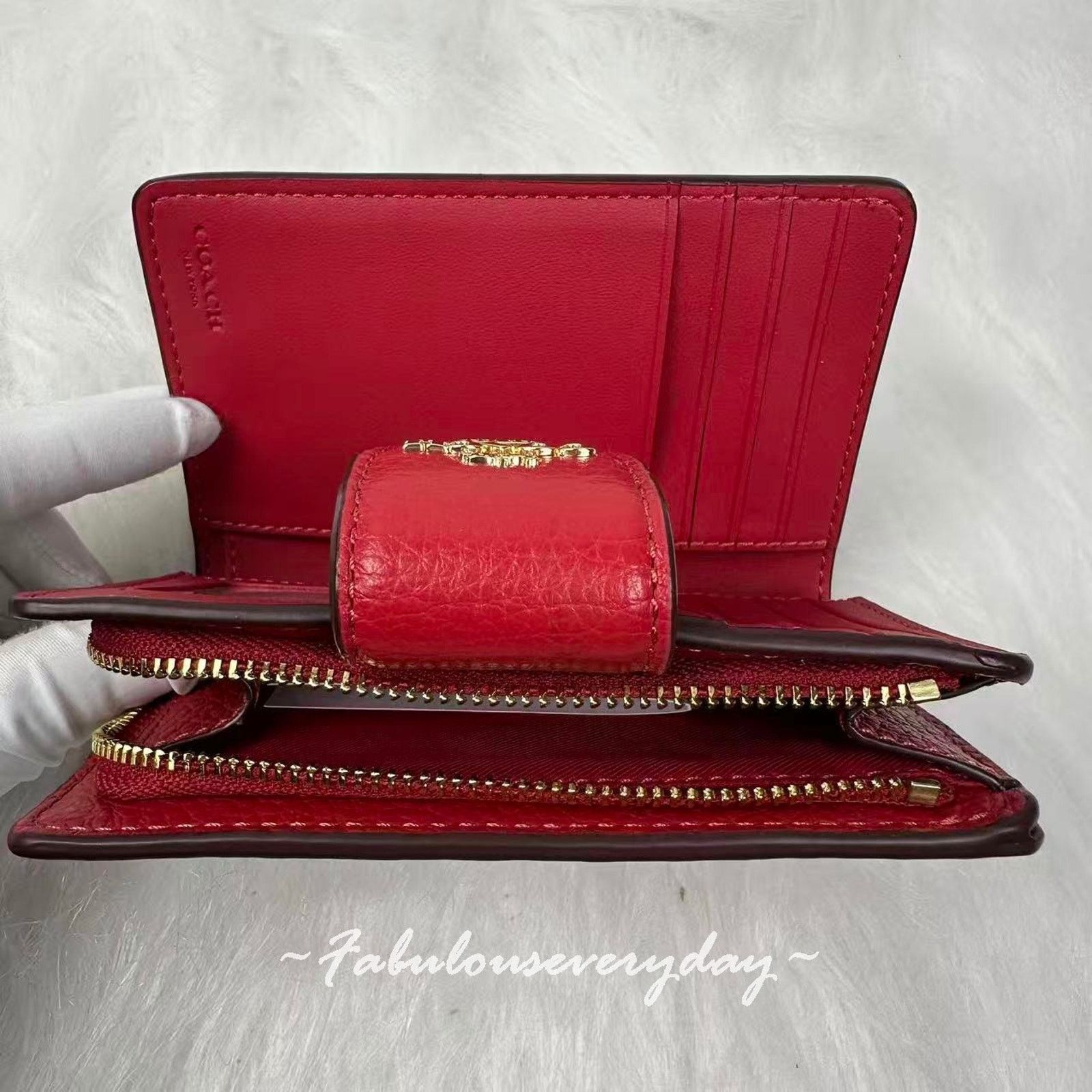 Coach Coach Medium Corner Zip Wallet Leather/Gold/True Red CBO41 Size ONE SIZE - 3 Thumbnail