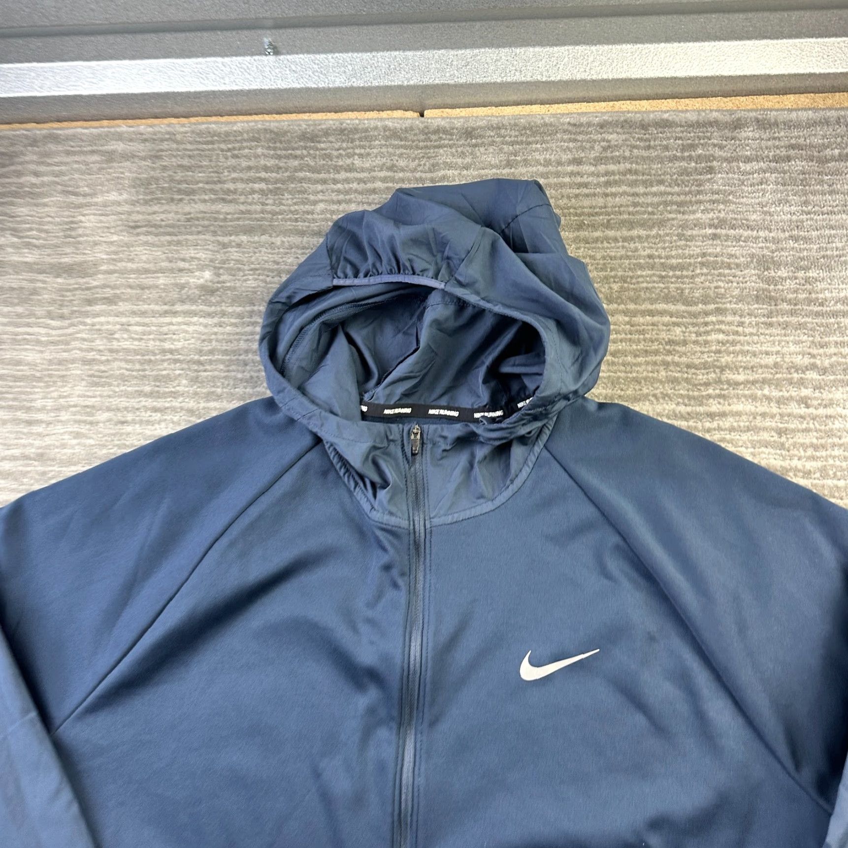 Nike Nike Jacket Mens Large Blue Miler Repel Windbreaker Running Reflective Size US L / EU 52-54 / 3 - 3 Thumbnail