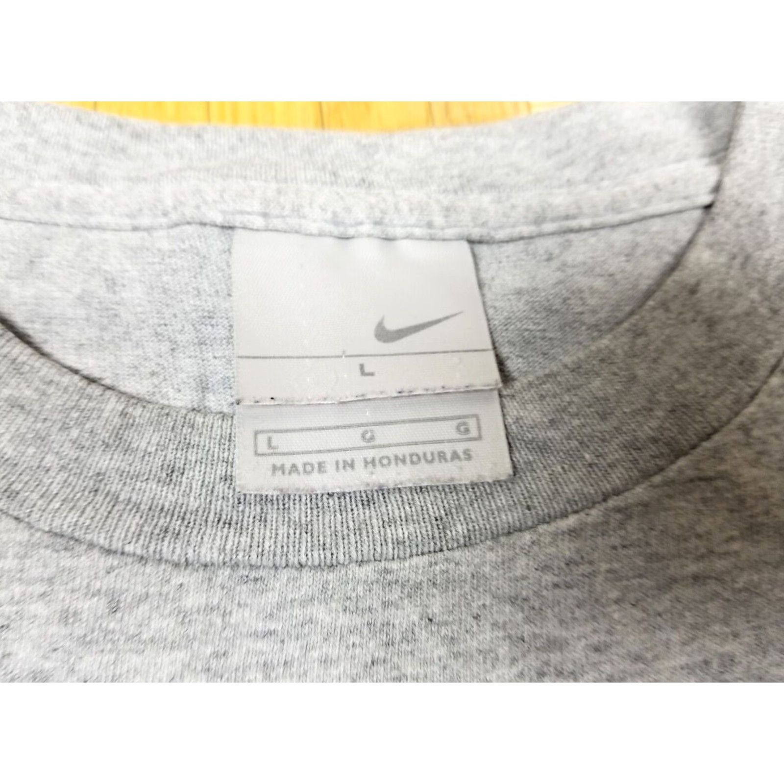 Nike VINTAGE 90' NIKE JUST DO IT SMALL SWOOSH GRAY T-SHIRT SZ LARGE Size US L / EU 52-54 / 3 - 3 Thumbnail