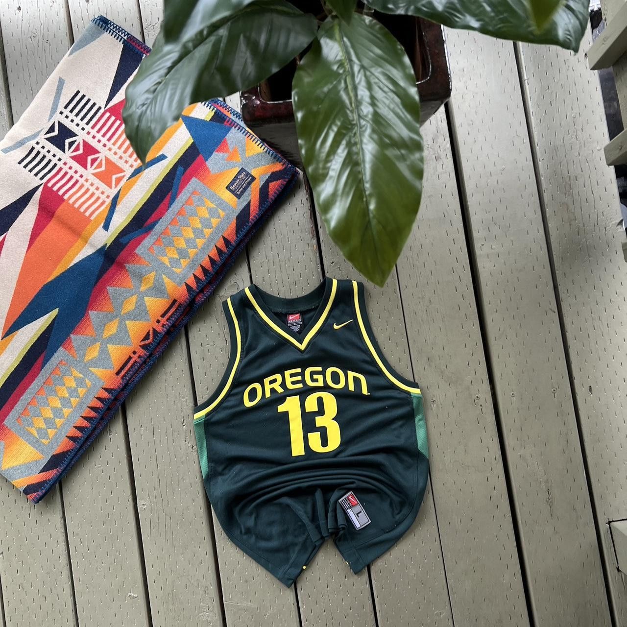 Nike × Vintage VINTAGE NIKE OREGON DUCKS #33 BASKETBALL JERSEY Size US S / EU 44-46 / 1 - 1 Thumbnail