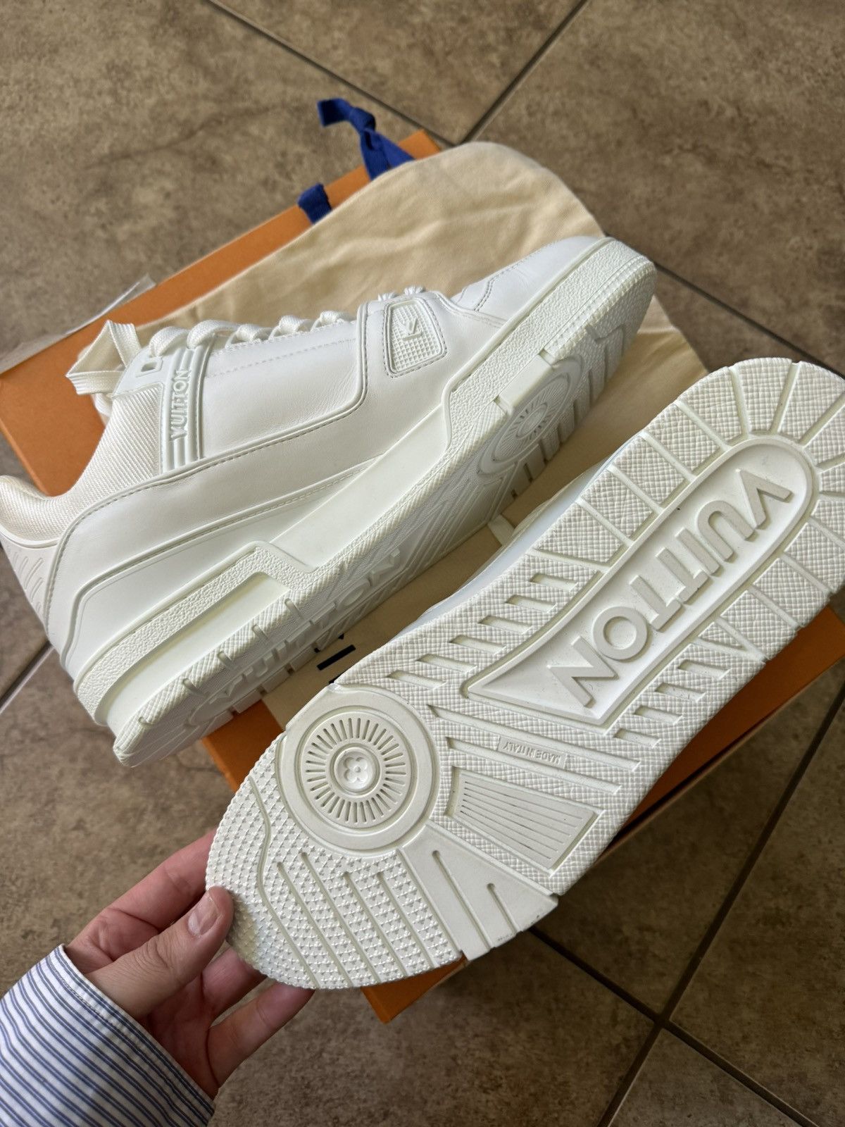 Louis Vuitton LV TRAINERS ALL WHITE Size US 10 / EU 43 - 5 Thumbnail