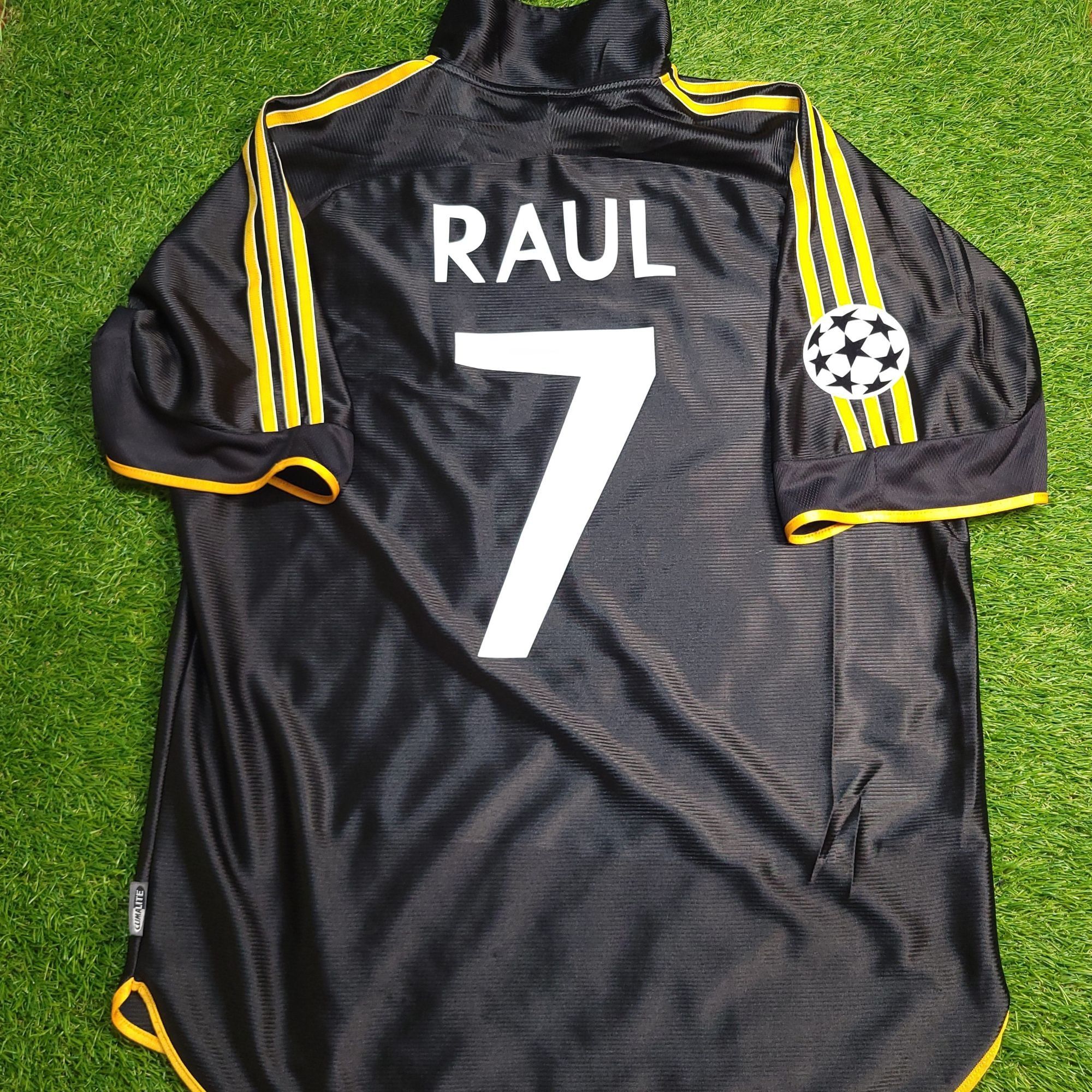 Adidas × Vintage Real Madrid 99/01 player issue away #7 Raul