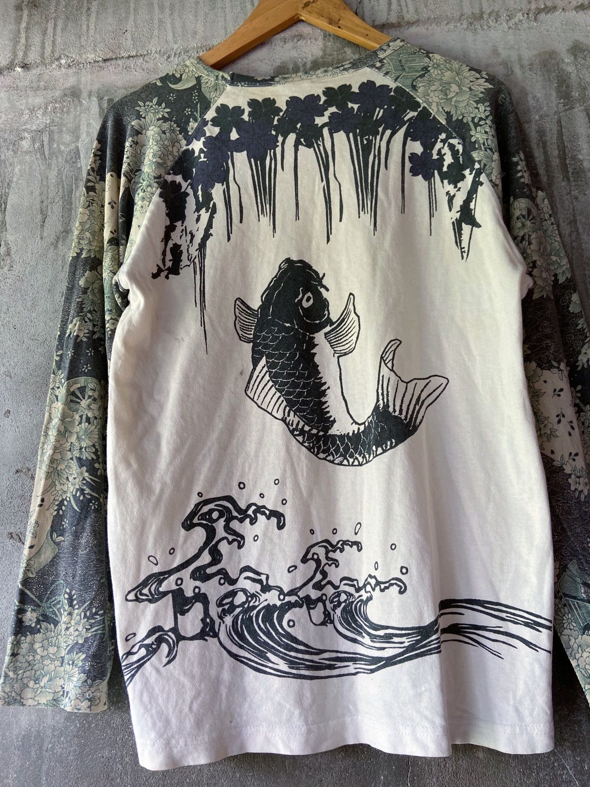 Beauty Beast JAPANESE FISH ART LONG SLEEVE Size US M / EU 48-50 / 2 - 14 Thumbnail