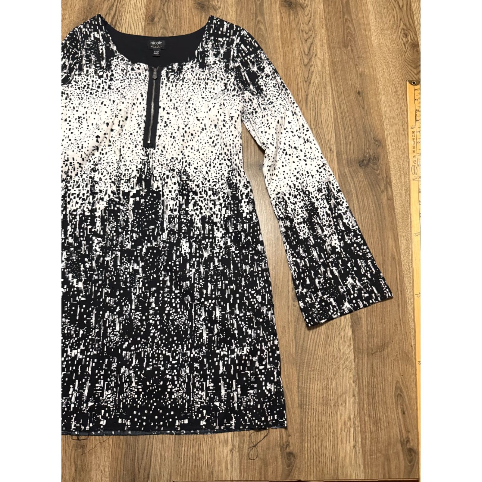 Nicole Miller Nicole Miller Dress Women's Small Black White Long Sleeve 1/4 Zipper Pencil Sheath Knee Length Casual Party/Cocktail Womens, Free Return Size S / US 4 / IT 40 - 4 Thumbnail