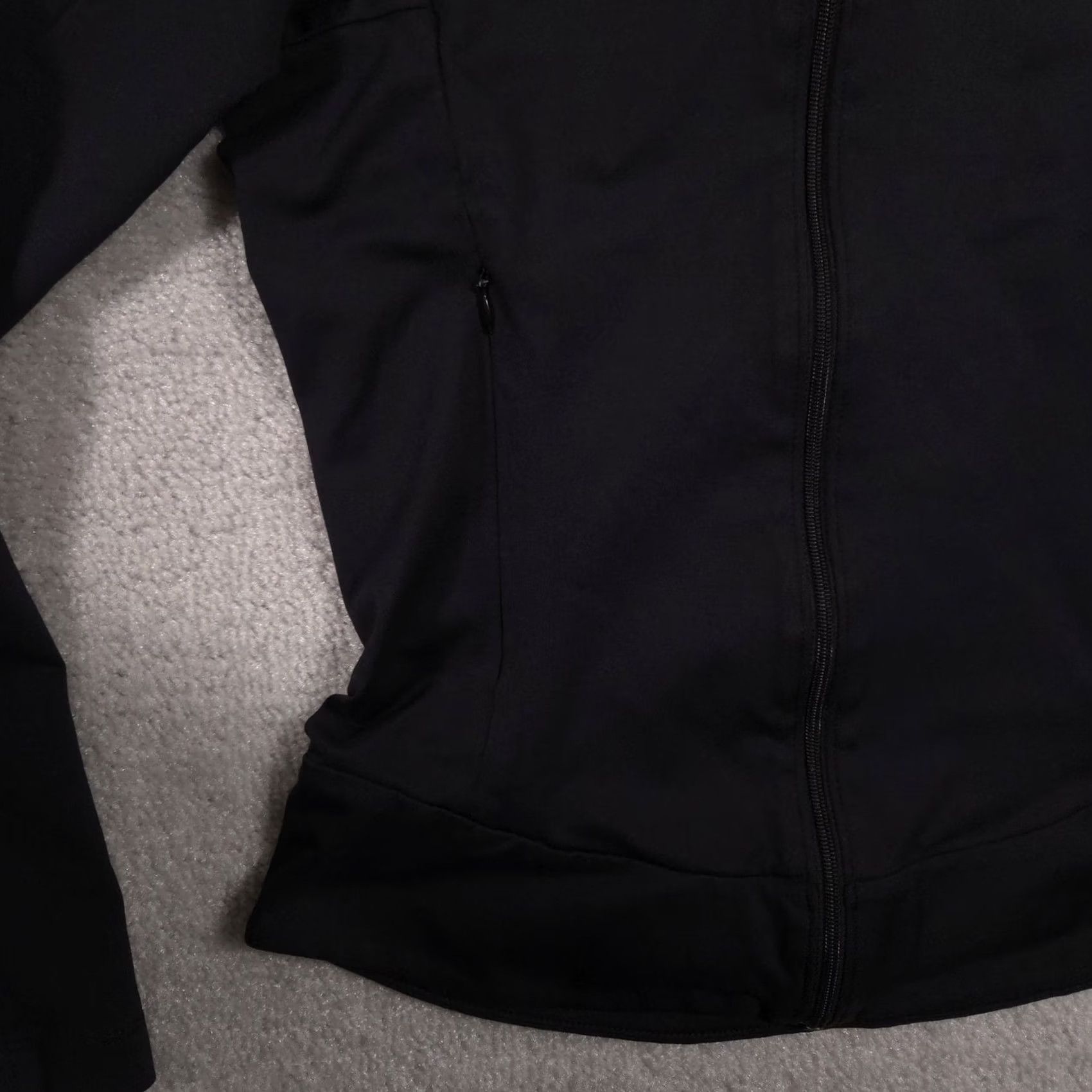 Patagonia Patagonia Jacket Womens Small Black Full Zip Softshell Stretch Activewear Mens? Womens? Size S / US 4 / IT 40 - 5 Thumbnail