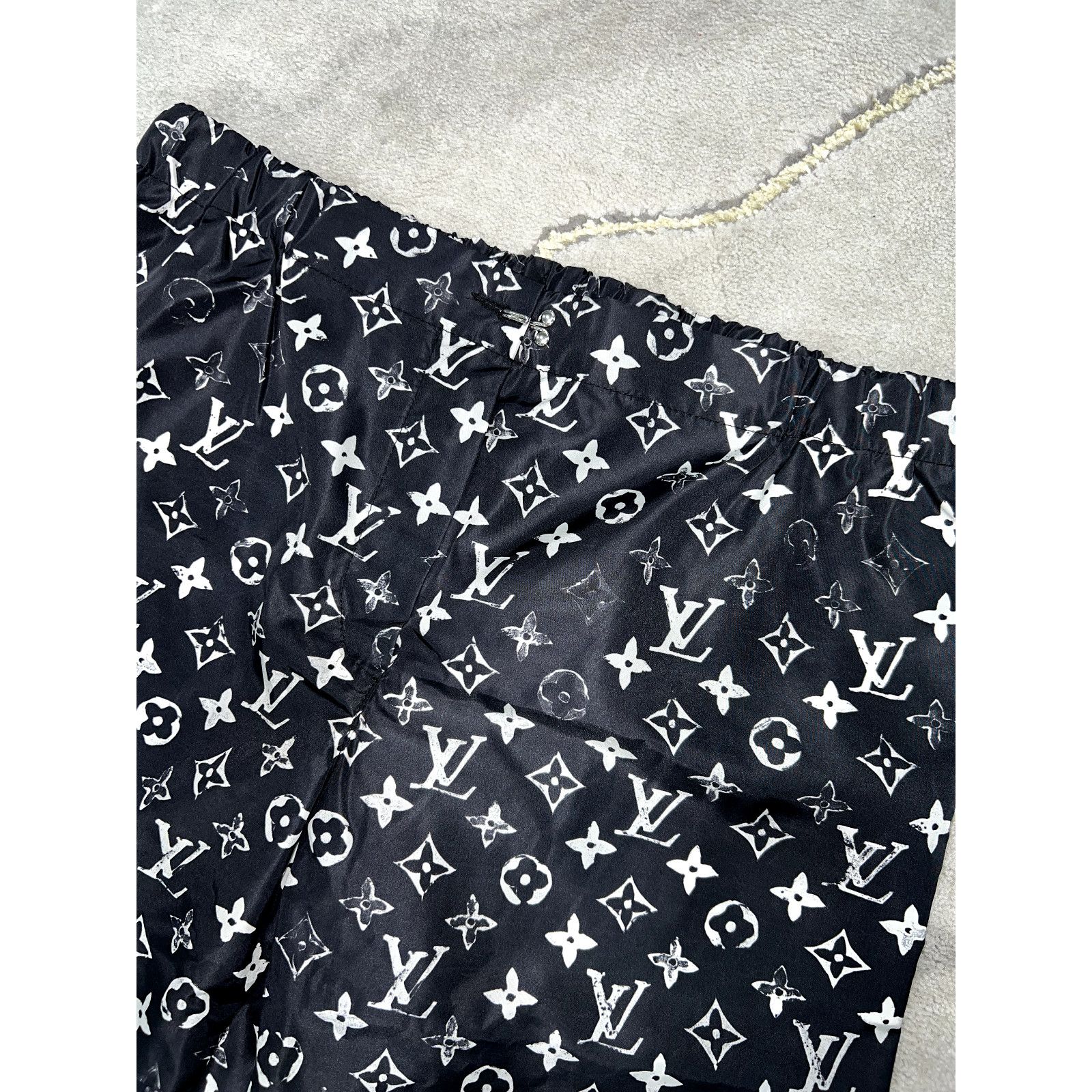 Louis Vuitton Louis Vuitton Stencil Effect Logo Jogging Jogger Pants 40 Size 27" / US 4 / IT 40 - 4 Thumbnail