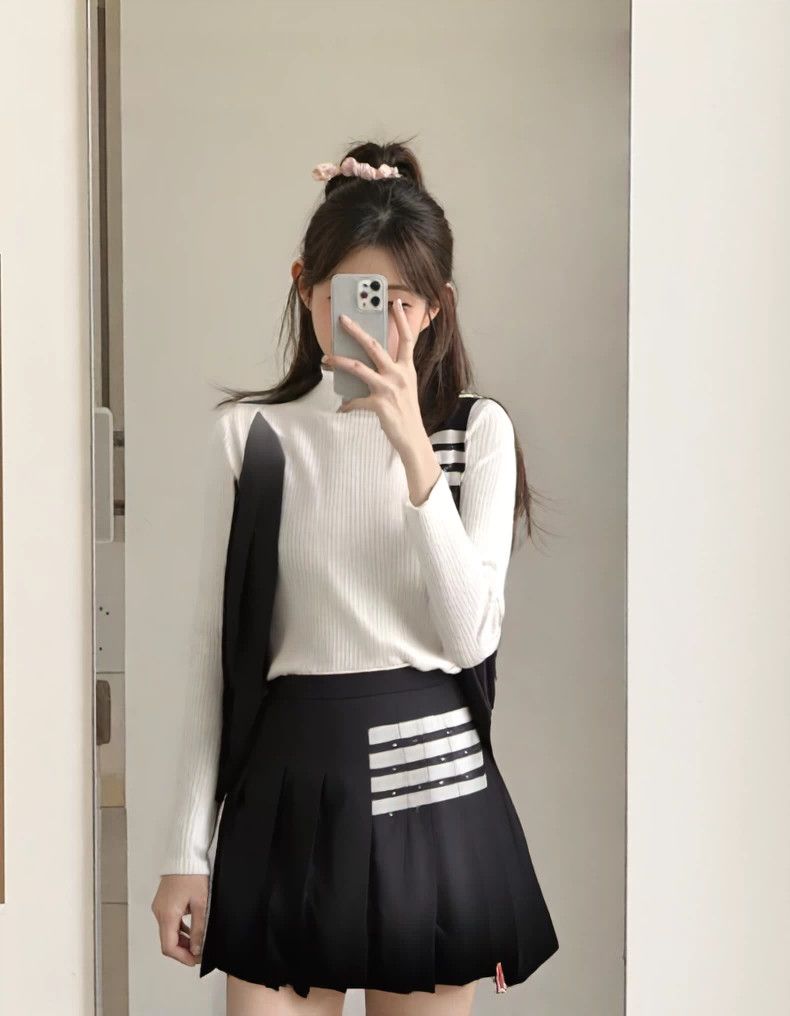 Thom Browne Thom Browne Wool patchwork striped pleated skirt Size 24" / US 00 / IT 34 - 8 Thumbnail