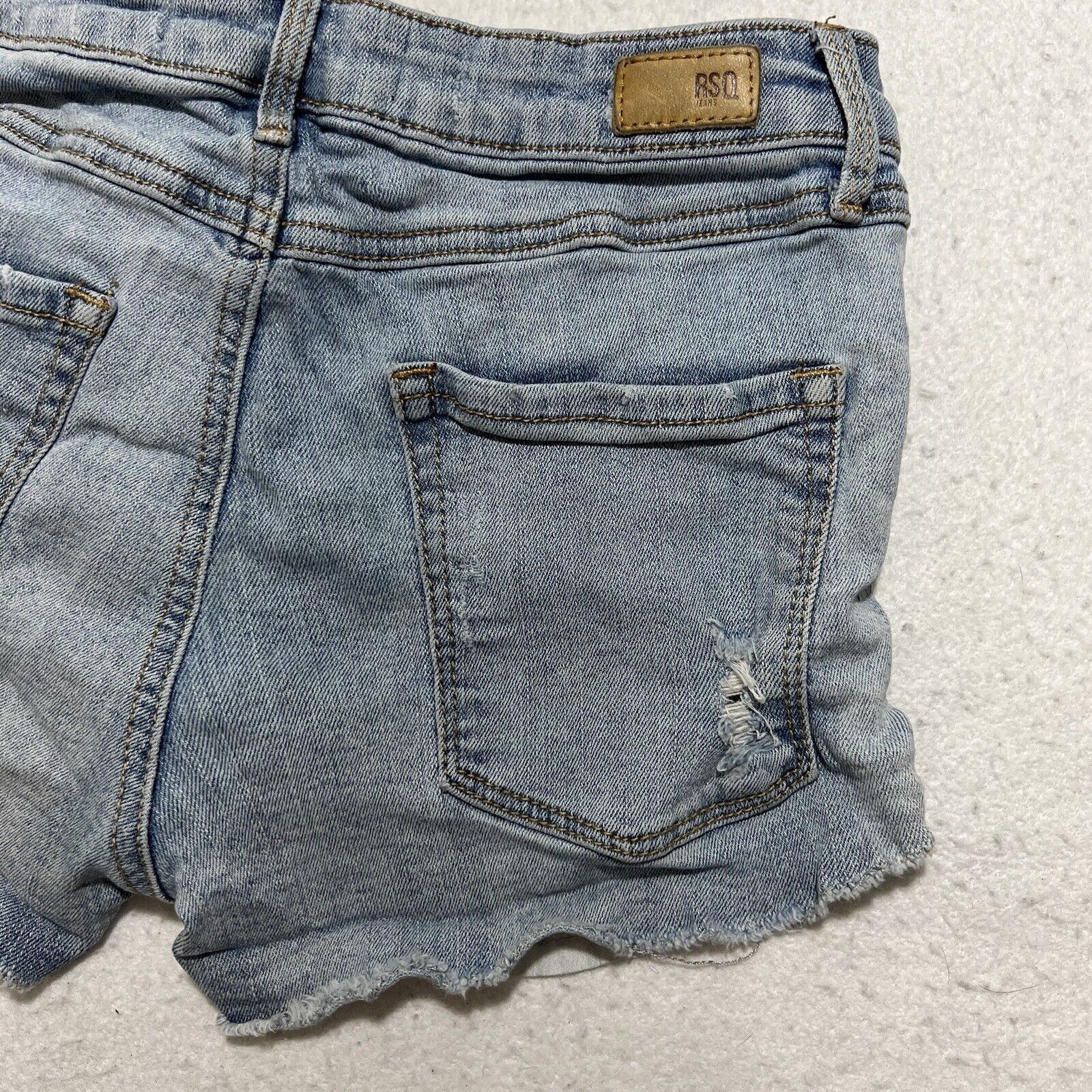 Rsq RSQ Jeans Mid Rise Denim Shorts 2" Inseam Ripped Distressed Size 25" / US 0 / IT 36 - 7 Thumbnail