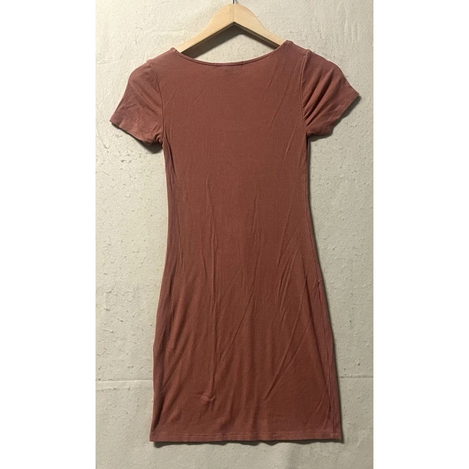 Forever 21 Forever 21 Bodycon Dress Womens Medium Red Short Sleeve Snap Front Ribbed Dress Length: Mini / Knee Length Depends on Size M Womens Size 32" / US 10 / IT 46 - 2 Thumbnail