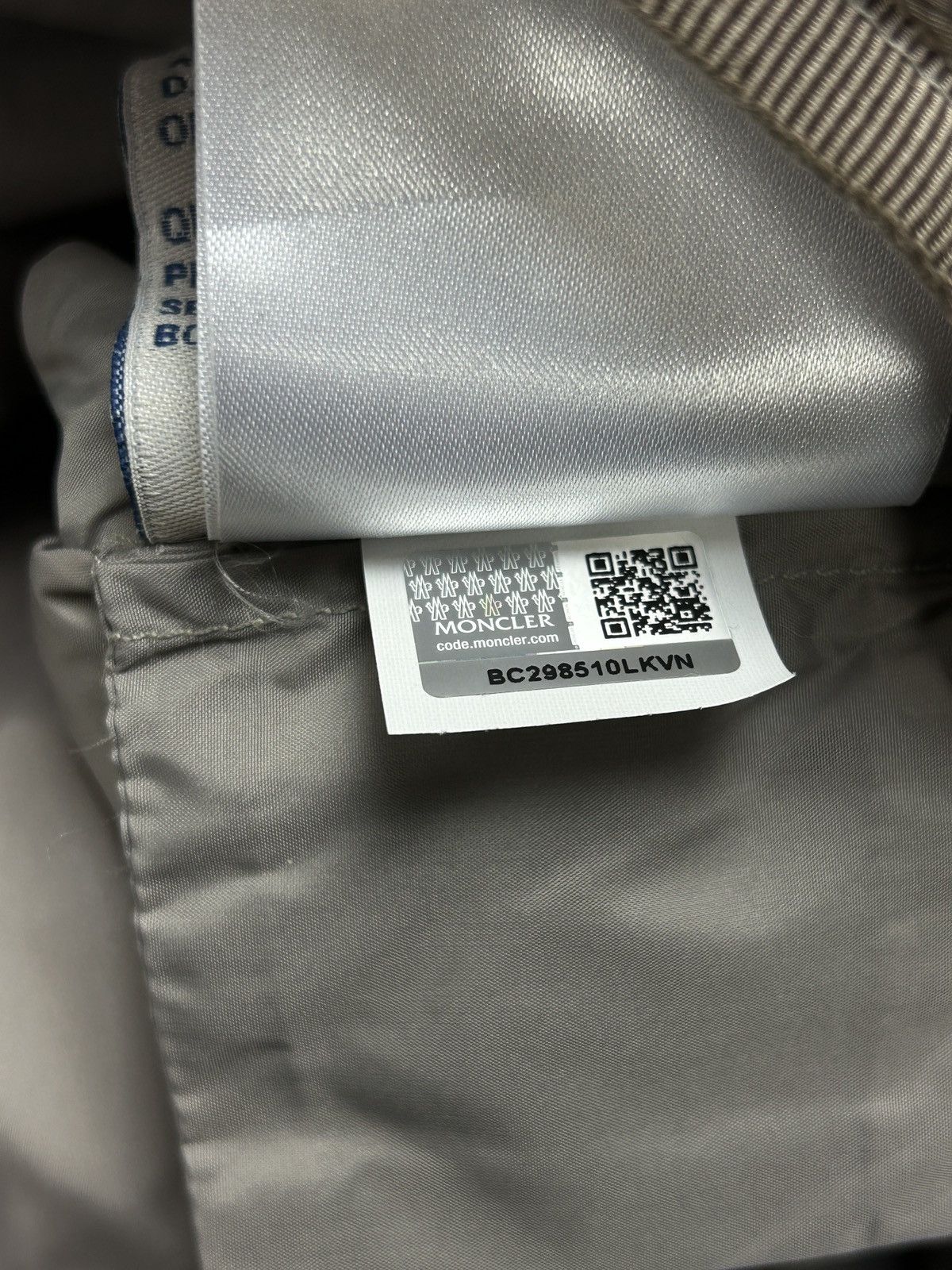Moncler Moncler Carene Giubbotto Fur Down Light Puffer Jacket Size S / US 4 / IT 40 - 19 Thumbnail