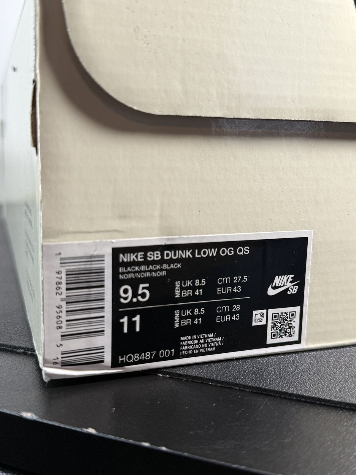 Nike × Supreme Brand New Nike SB Supreme Low Top Dunks Black Size US 9.5 / EU 42-43 - 13 Thumbnail
