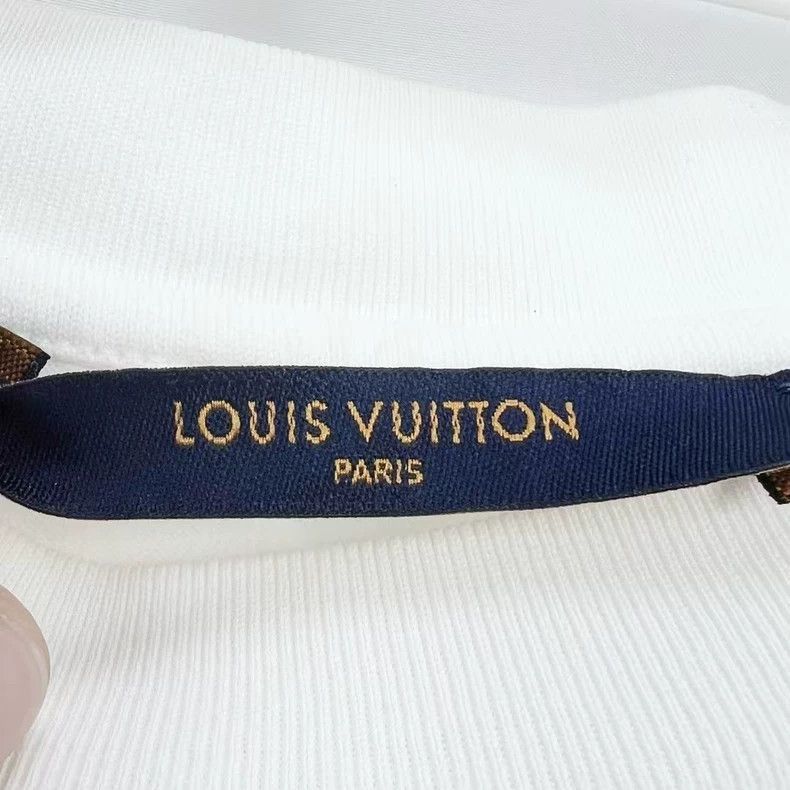 Louis Vuitton LV Digital Connect Short Sleeve TShirt-2506 Size US M / EU 48-50 / 2 - 3 Thumbnail