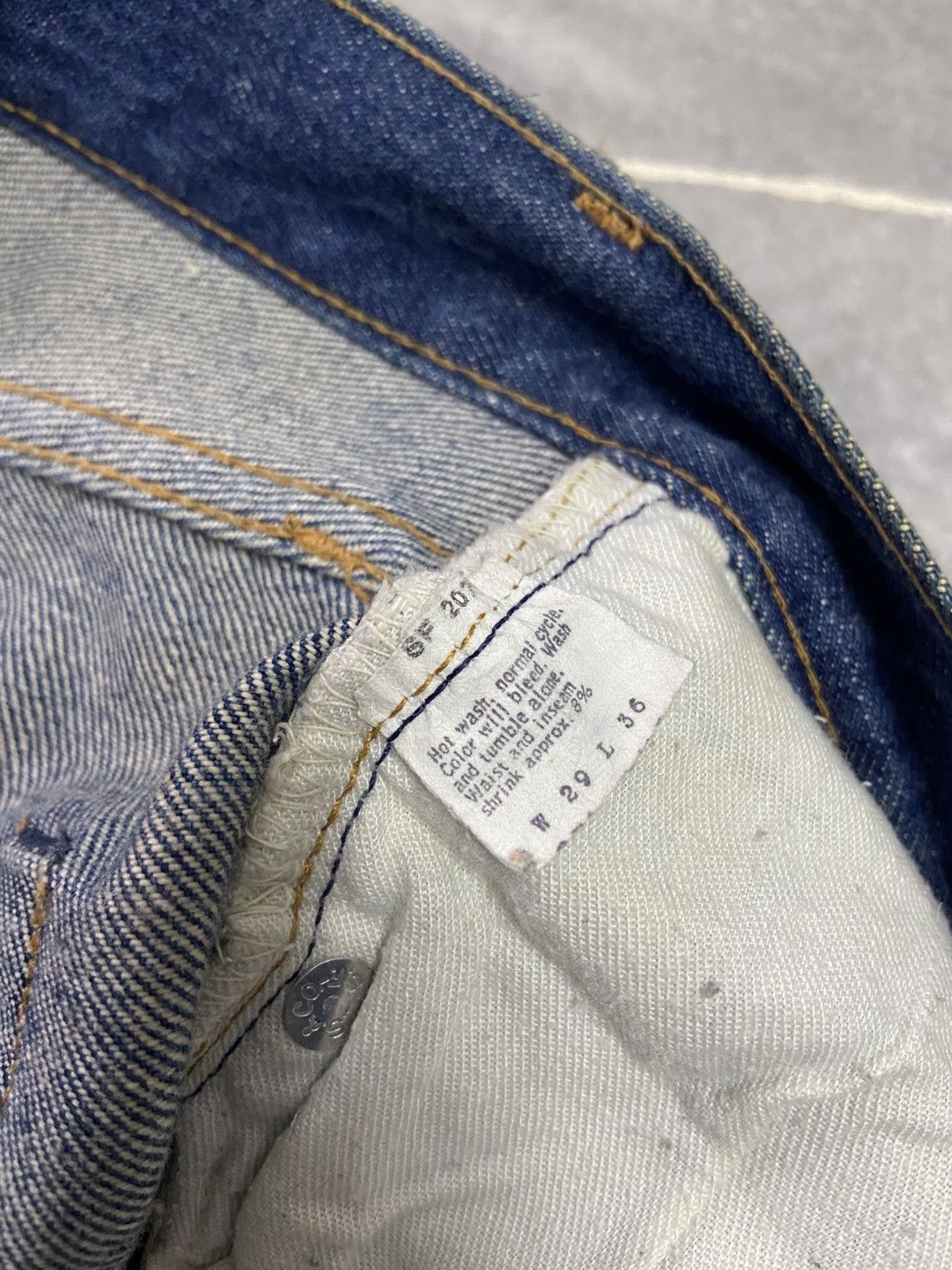 Levi's VTG 70’s Levis 501 Redline Selvedge Jeans Top Button #2 Size US 30 / EU 46 - 5 Thumbnail
