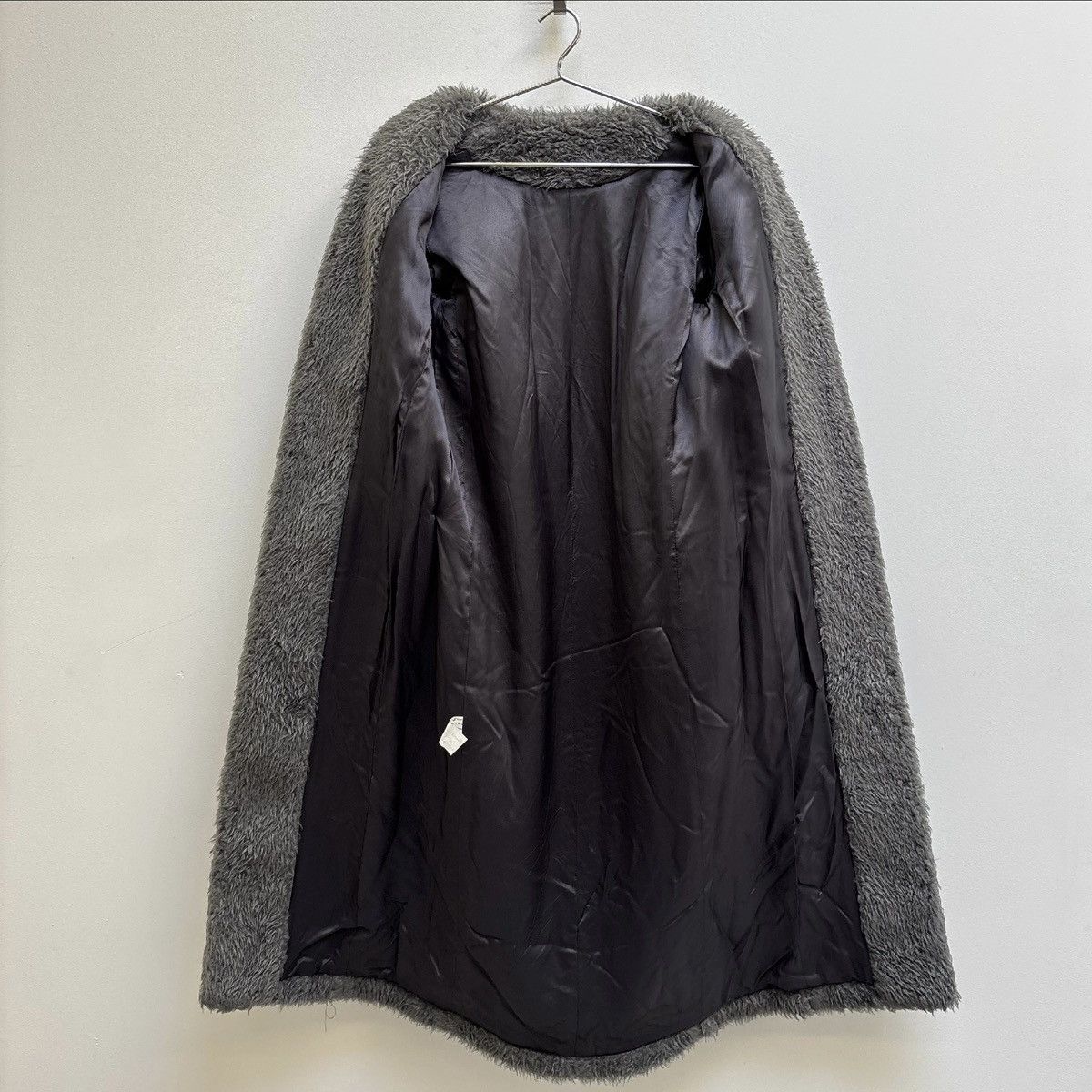 Helmut Lang FW19 Helmut Lang Layered Shaggy Fur Charcoal Robe Size M / US 6-8 / IT 42-44 - 18 Thumbnail