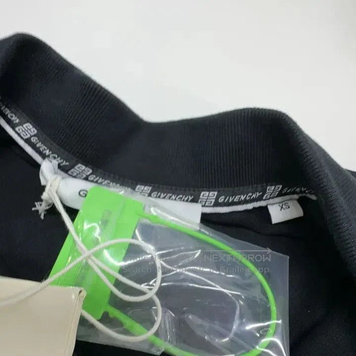Givenchy Givenchy Inverted Letter Embroidered Cotton Polo Shirt. Size US XS / EU 42 / 0 - 7 Thumbnail