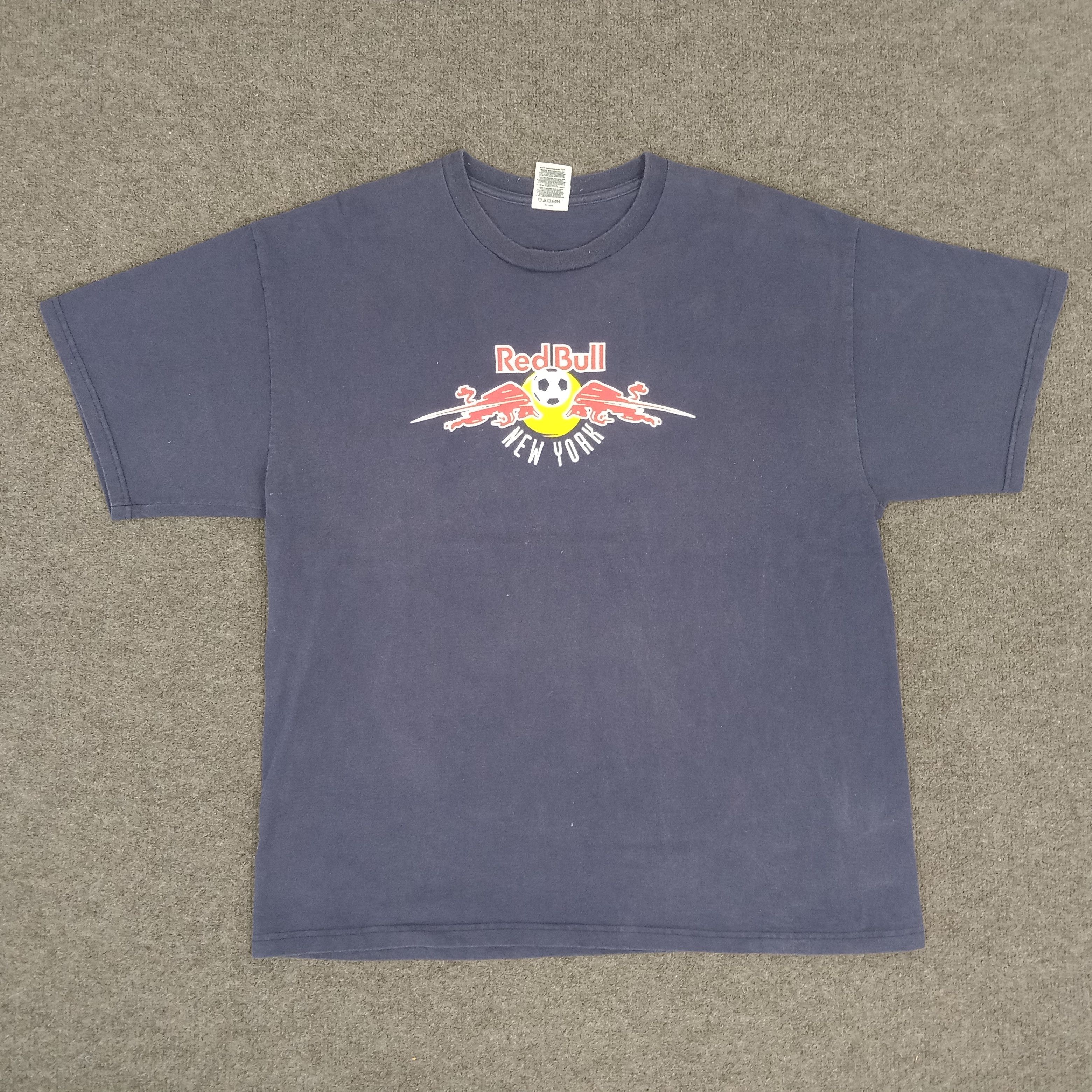 Band Tees × Red Bull × Vintage Red Bull NEW YORK Energy Drink Sportswear Tshirt Size US XL / EU 56 / 4 - 1 Thumbnail
